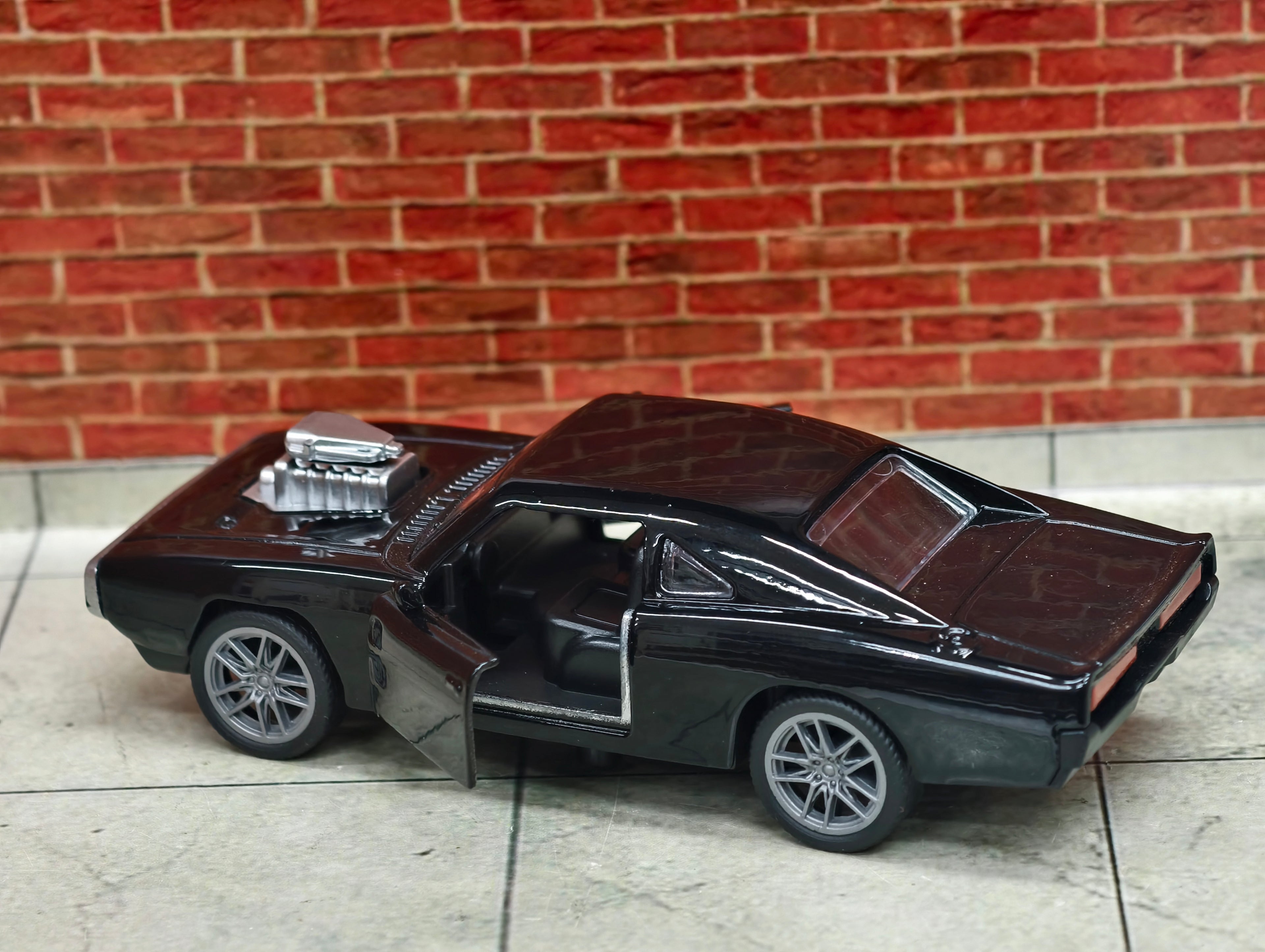 Dodge Charger 1:36 Scale Premium Detailing