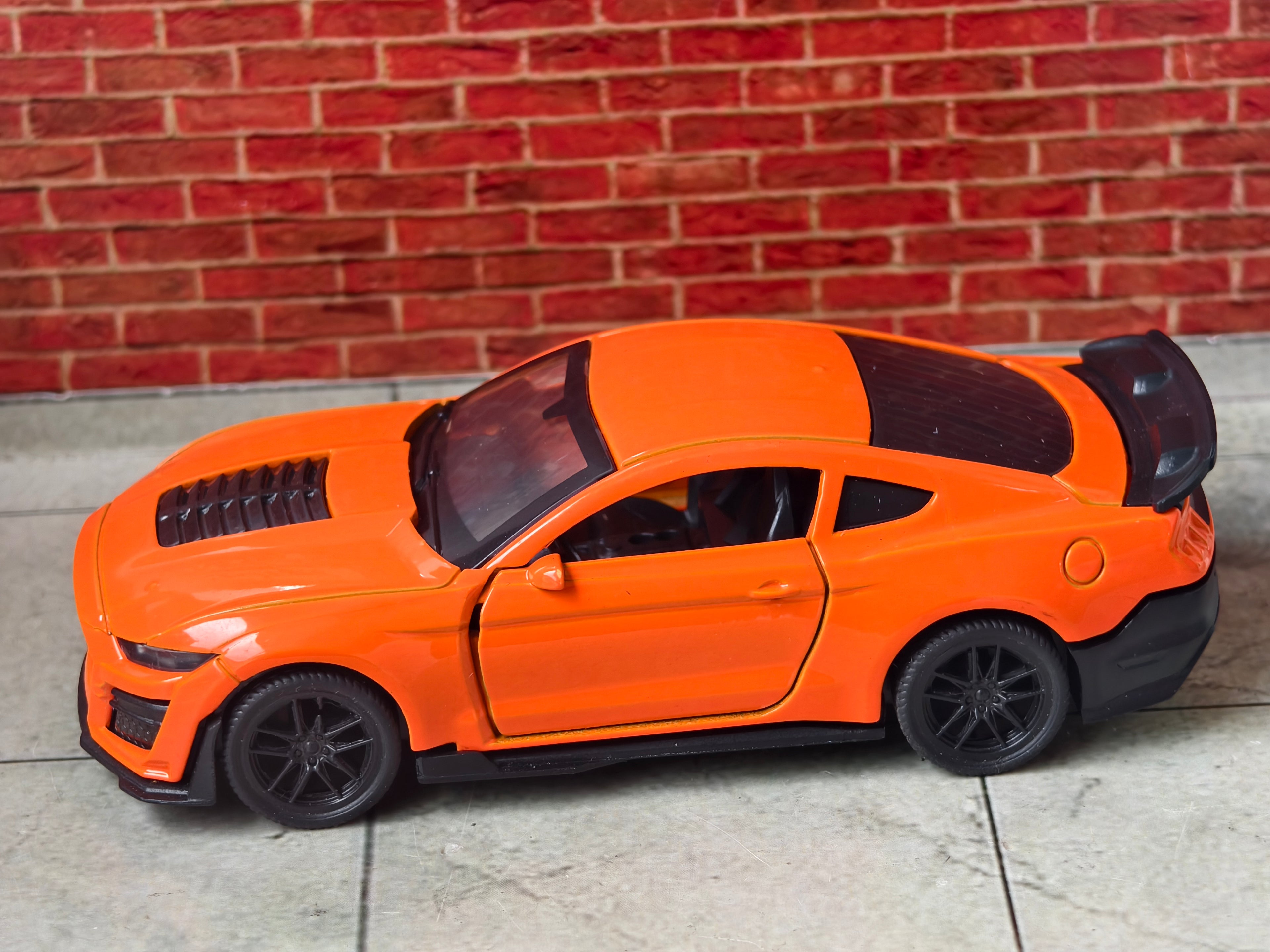 Ford Mustang Shelby GT 500 1:36 Scale 1:36 Scale
