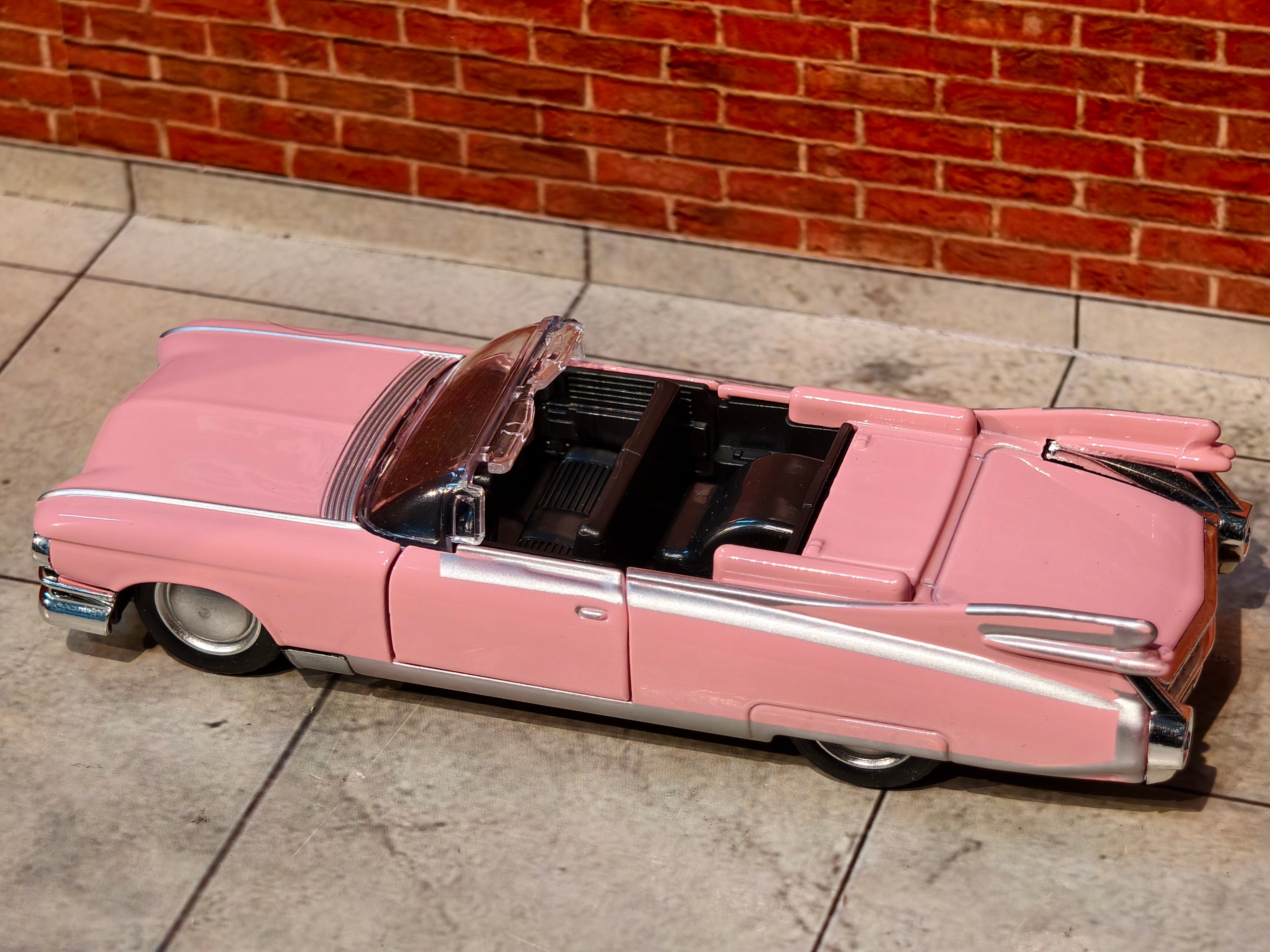 1:36 Scale 1959 Cadillac Eldorado Biarritz Convertible - Vintage Series