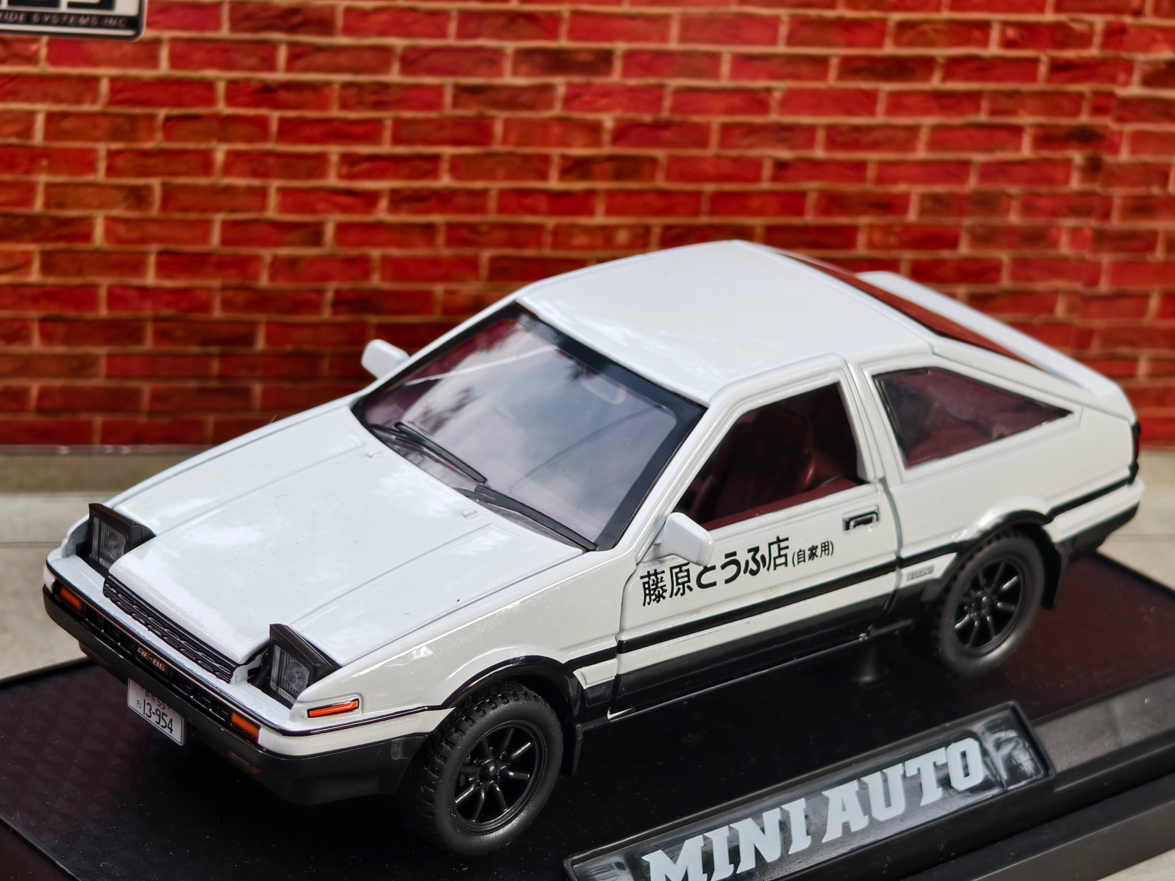 Toyota Sprinter Trueno Ae86 1:32 Scale Popup Headlight Premium Detailing
