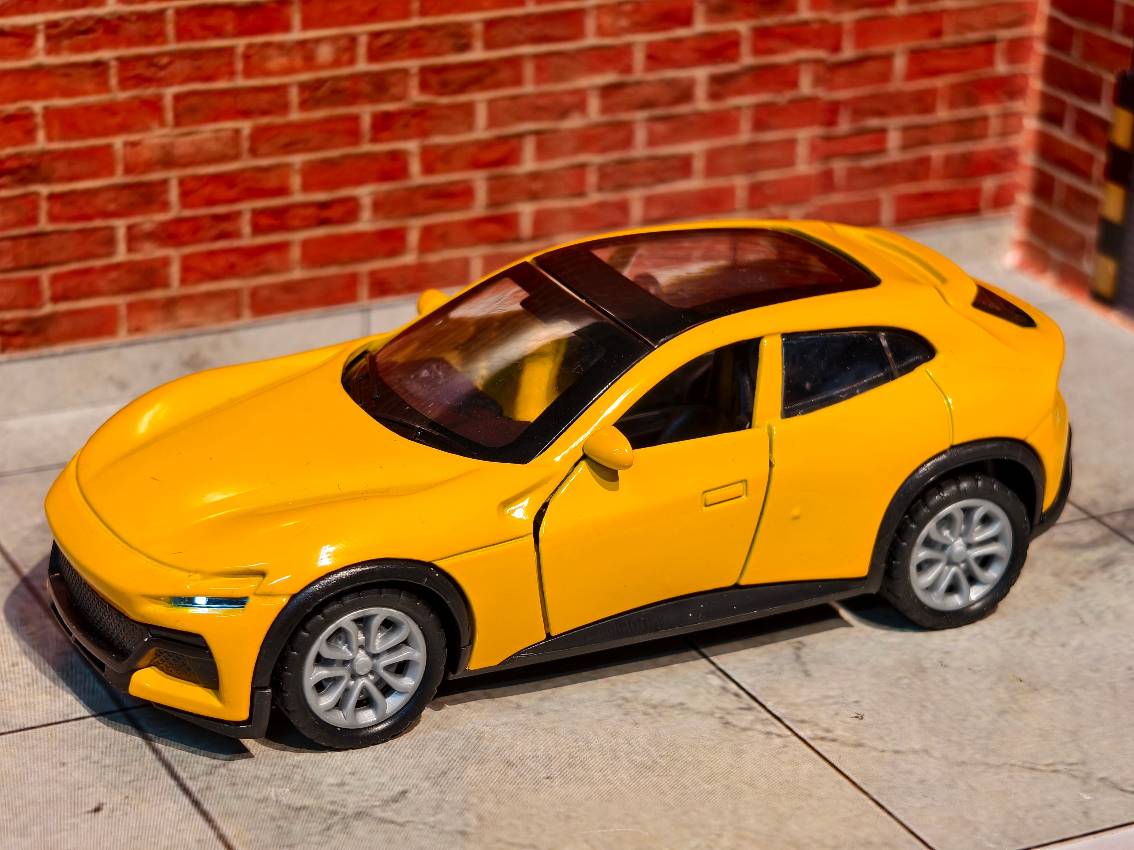Ferrari Purosangue 1:36 Scale with light and sound