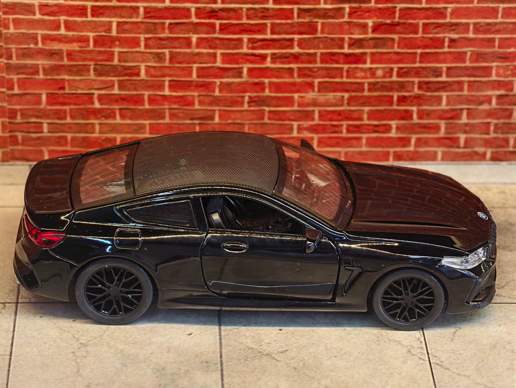 BMW M8 Coupe 1:32 Scale