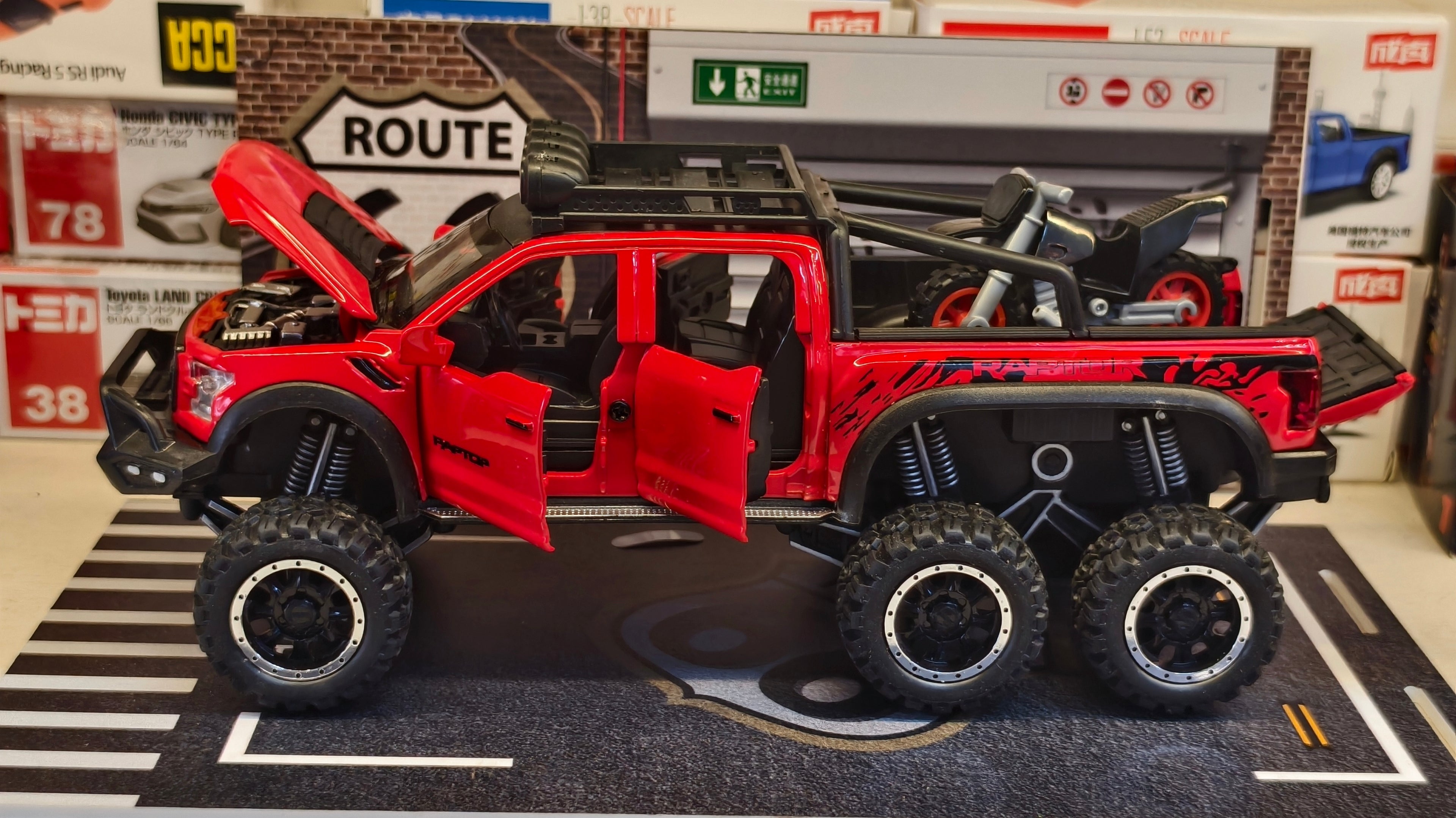 Ford Raptor 1:28 Scale with Detachable Bike