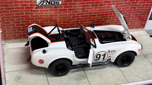 1965 Shelby Cobra 427 S/C Roadster 1:24 Scale Premium Detailing