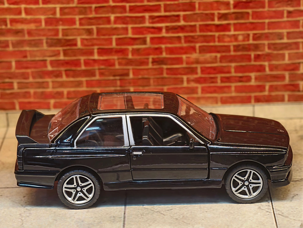 BMW M3 E 30 1:36 Scale Premium Detailing