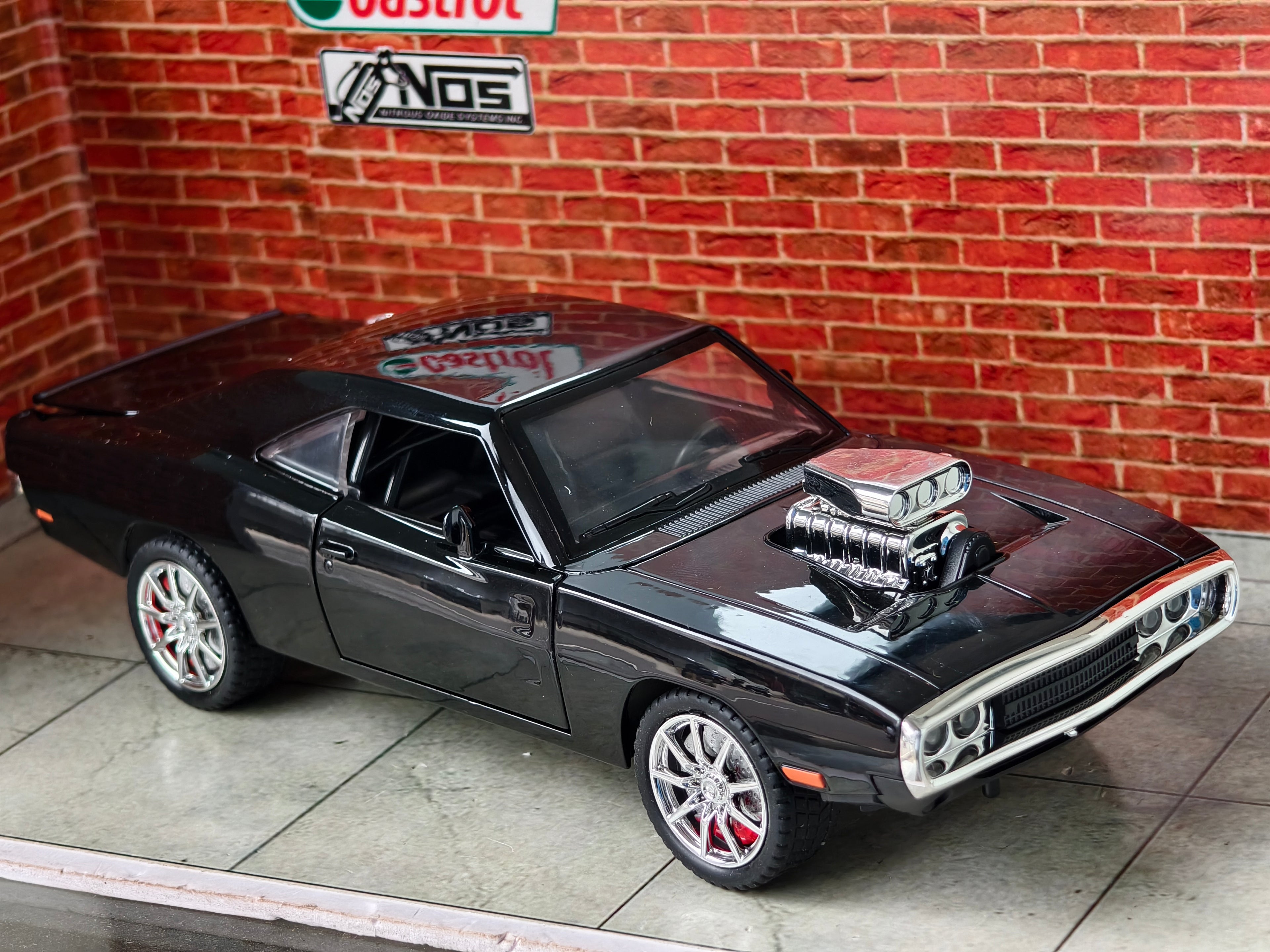 Dodge Charger 1:24 Scale Premium Detailing