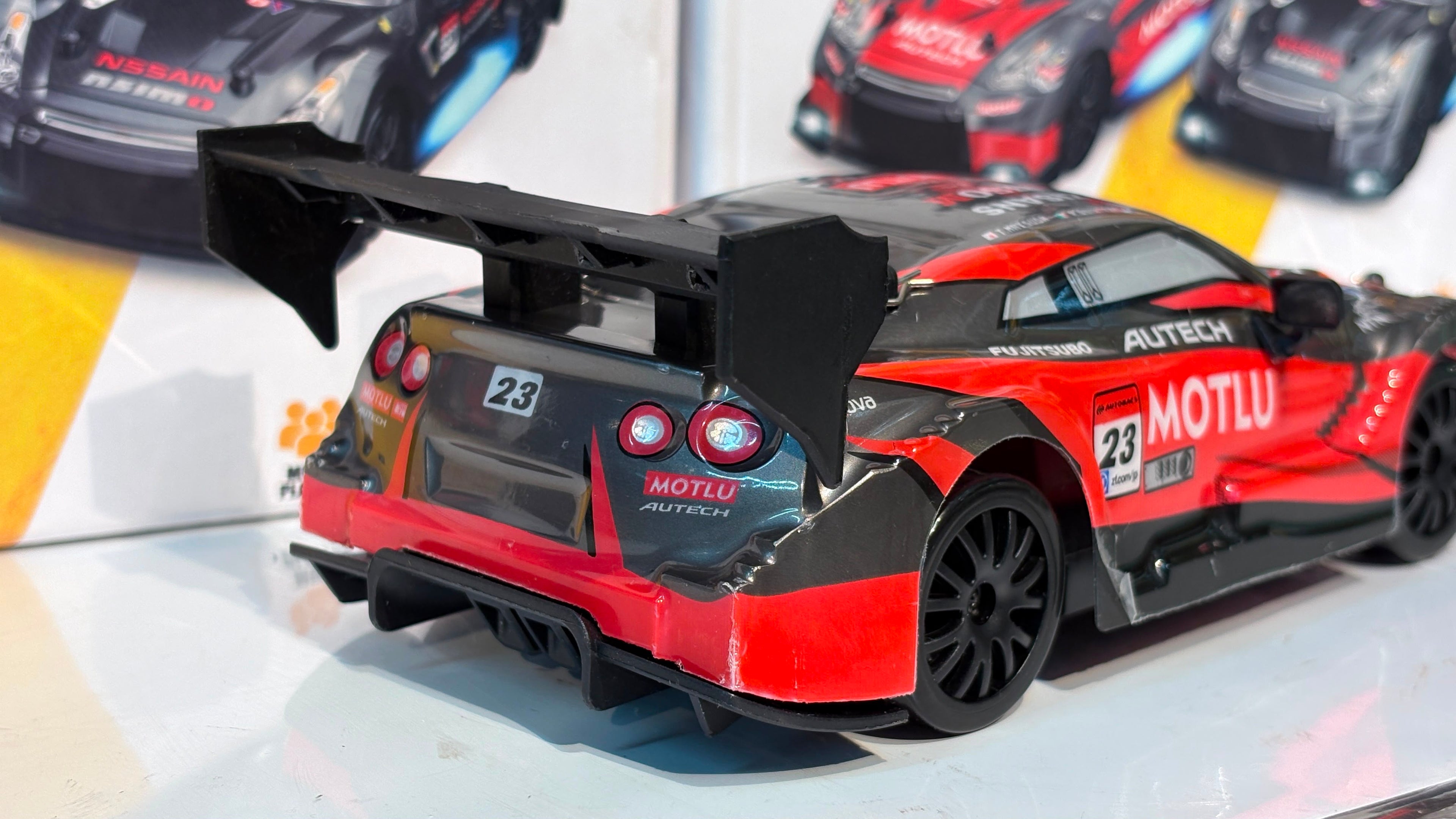 4WD Drift RC 20 Kmph 1:24 Scale with Proportional Acceleration and Speed Adjustments