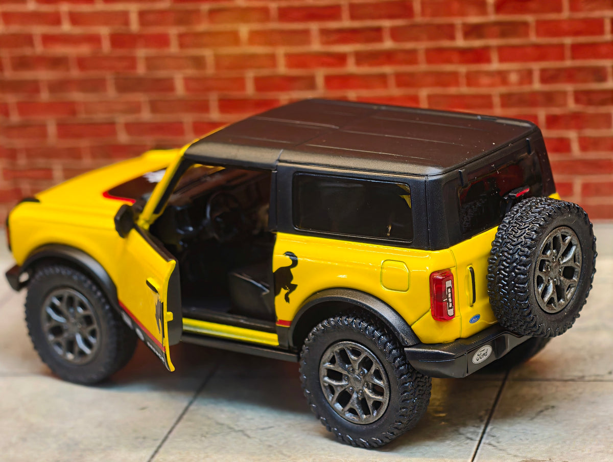 Kinsmart Official Licensed  2022 Ford Bronco 1:38 Scale