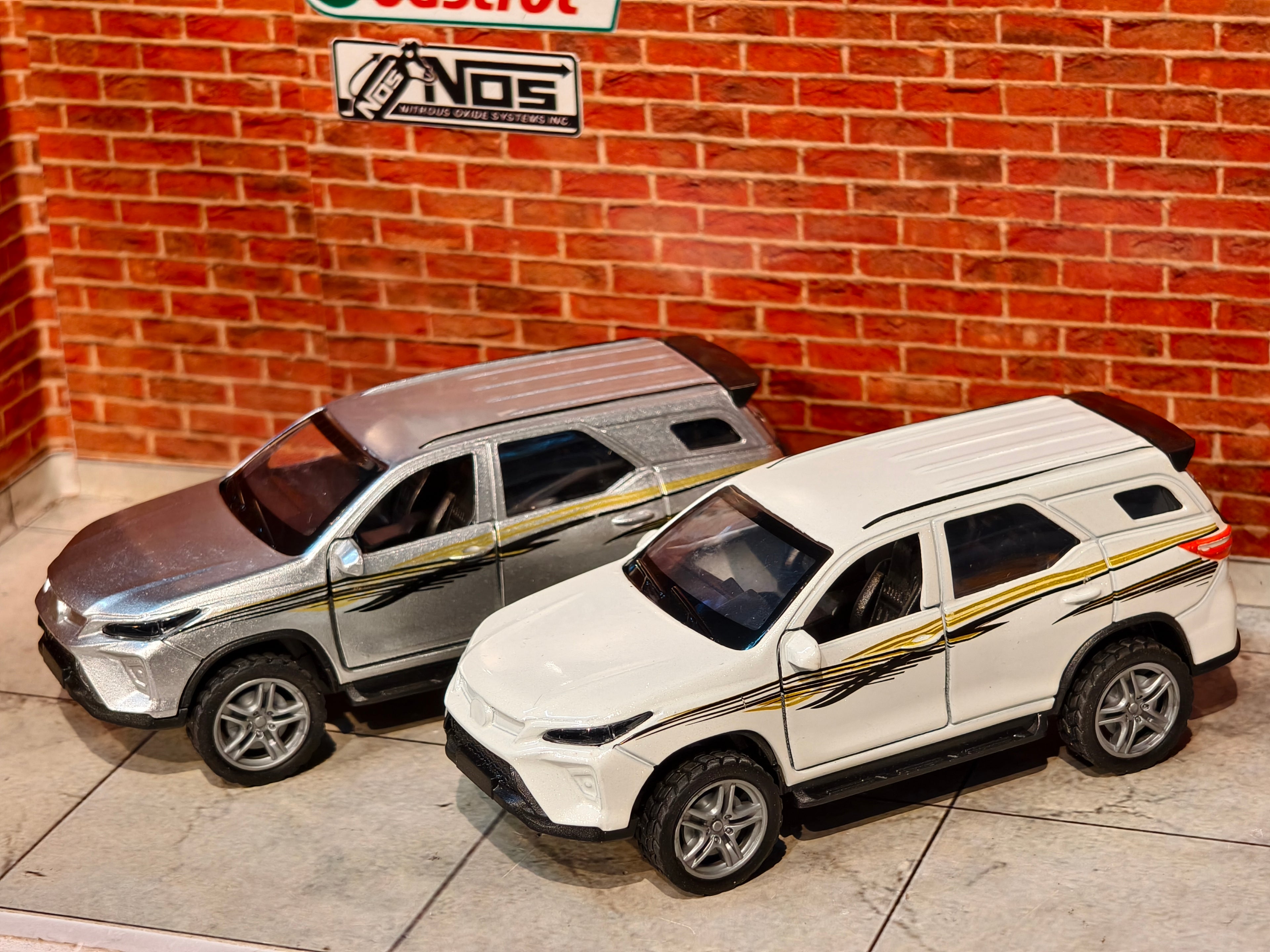 Fortuner 1:36 Scale 3 Door Openable with Light & Sound