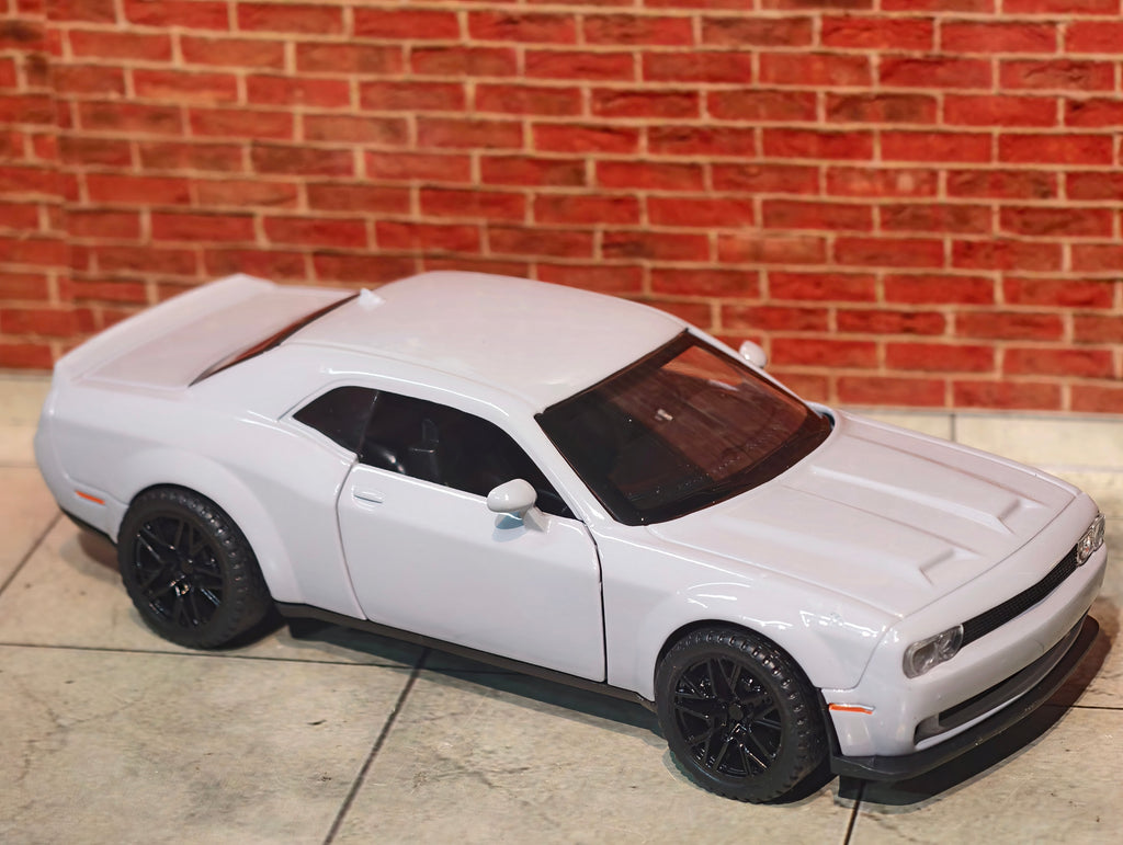 Dodge Challenger 1:32 Box Piece