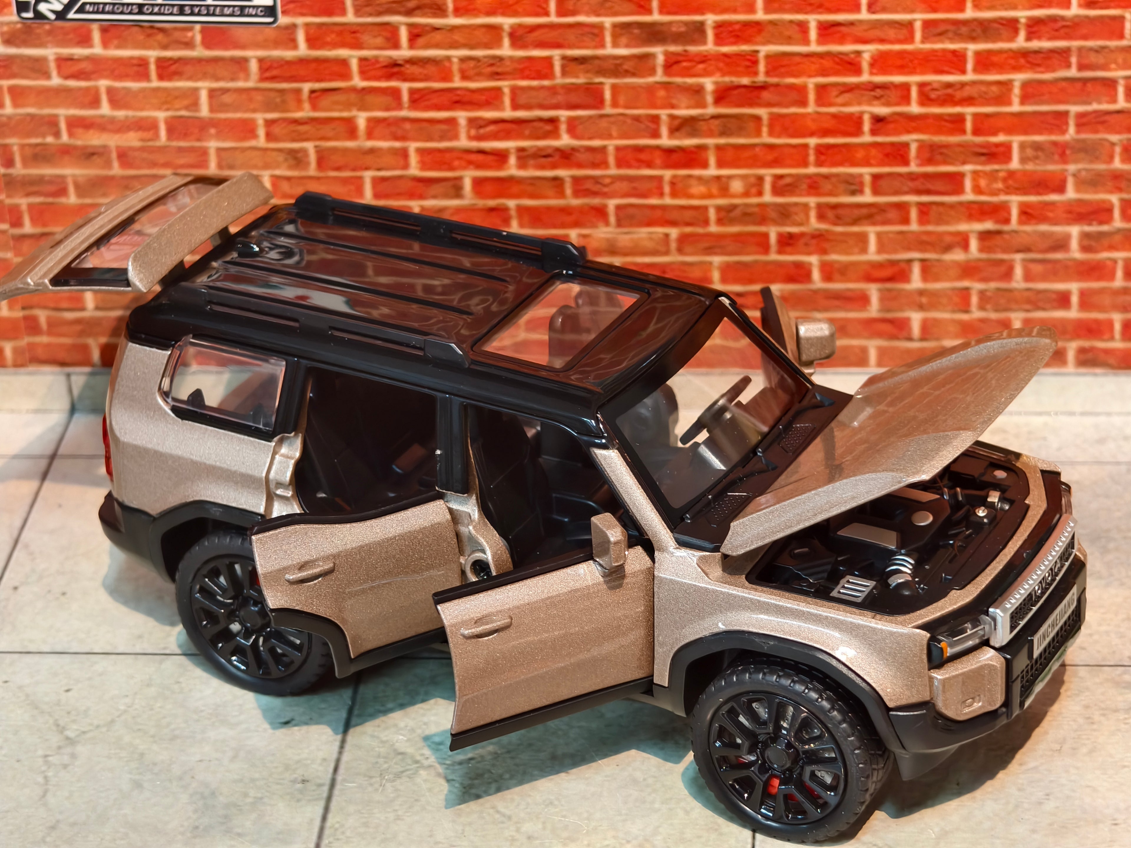 Toyota Land Cruiser Prado 1:32 Scale Premium Detailing