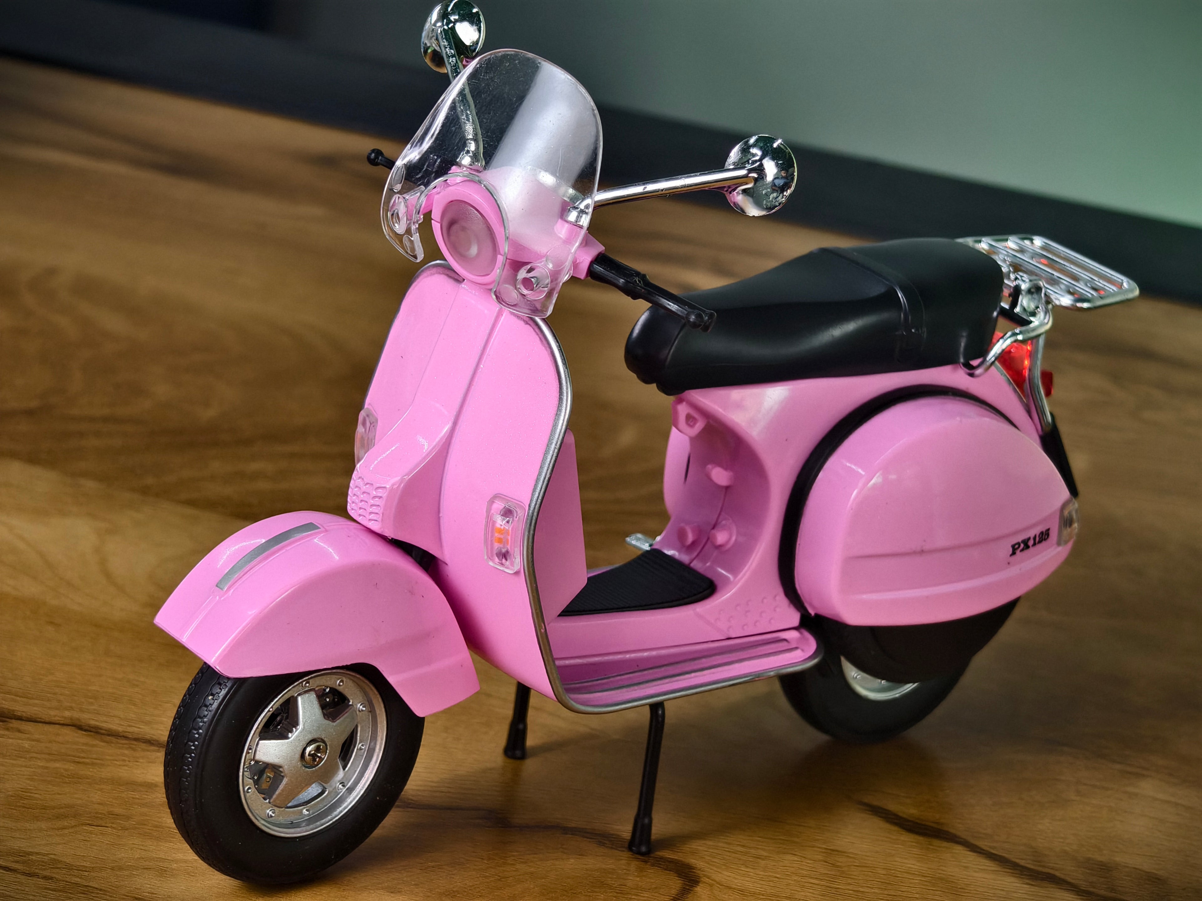 Vespa PX 150 1:10 Scale Premium Detailed Model with Openable Parts