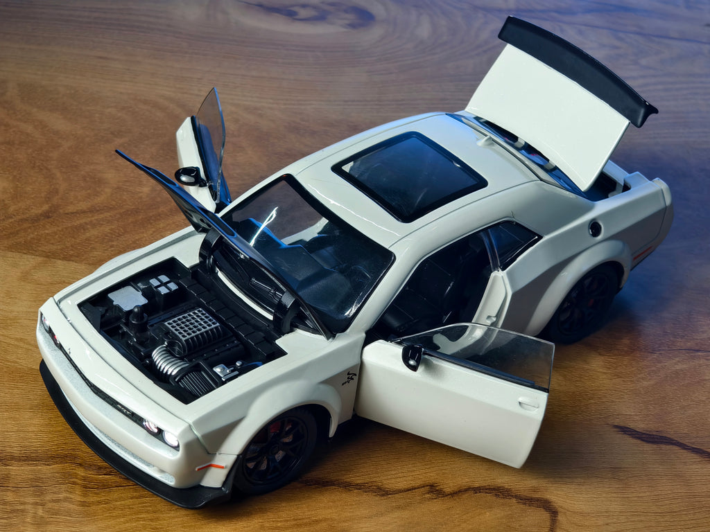 Dodge Challenger SRT 1:24 Scale