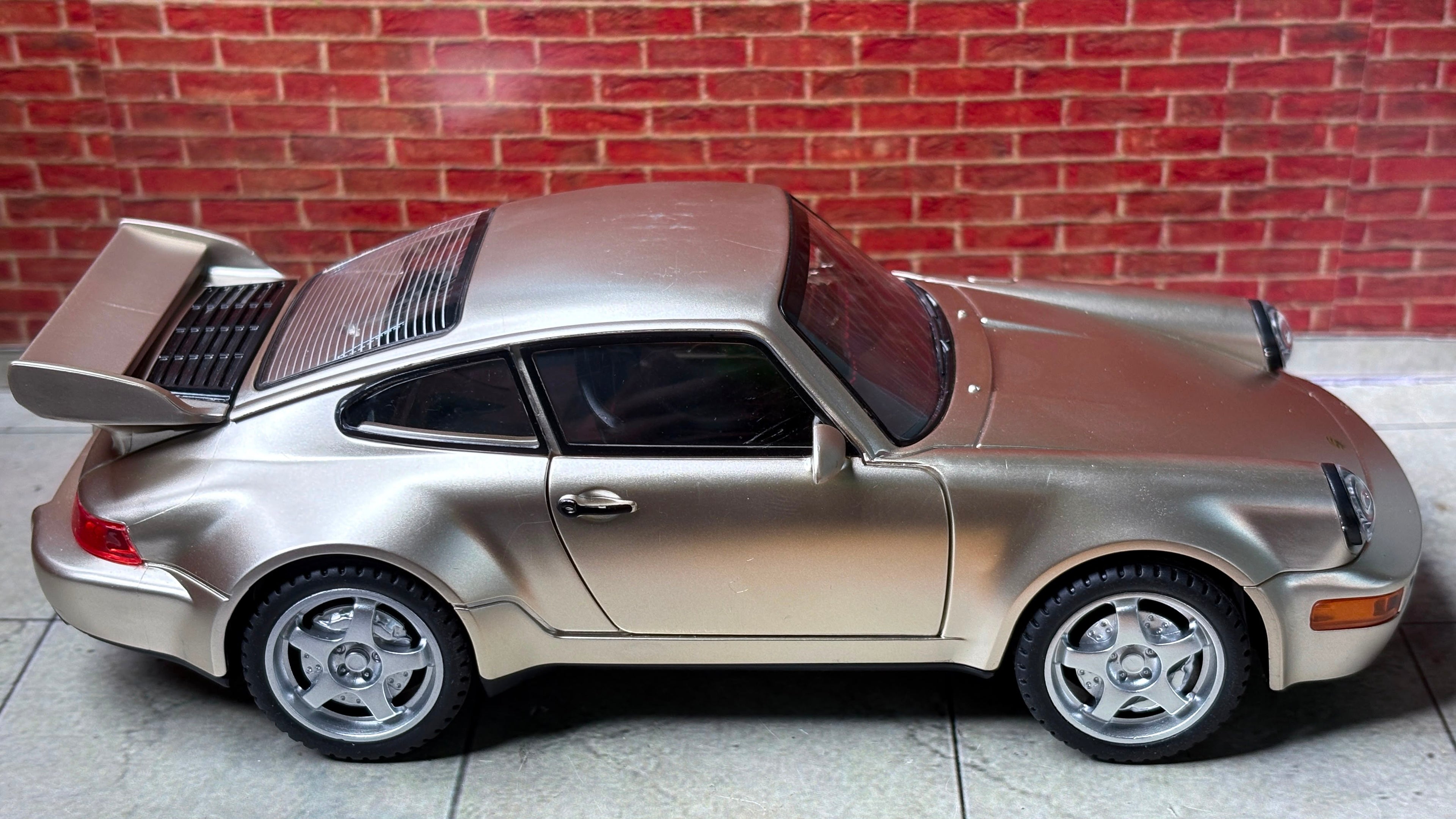 Porsche 911 (964) Turbo 1990 s 1:24 ABS Premium Detailing