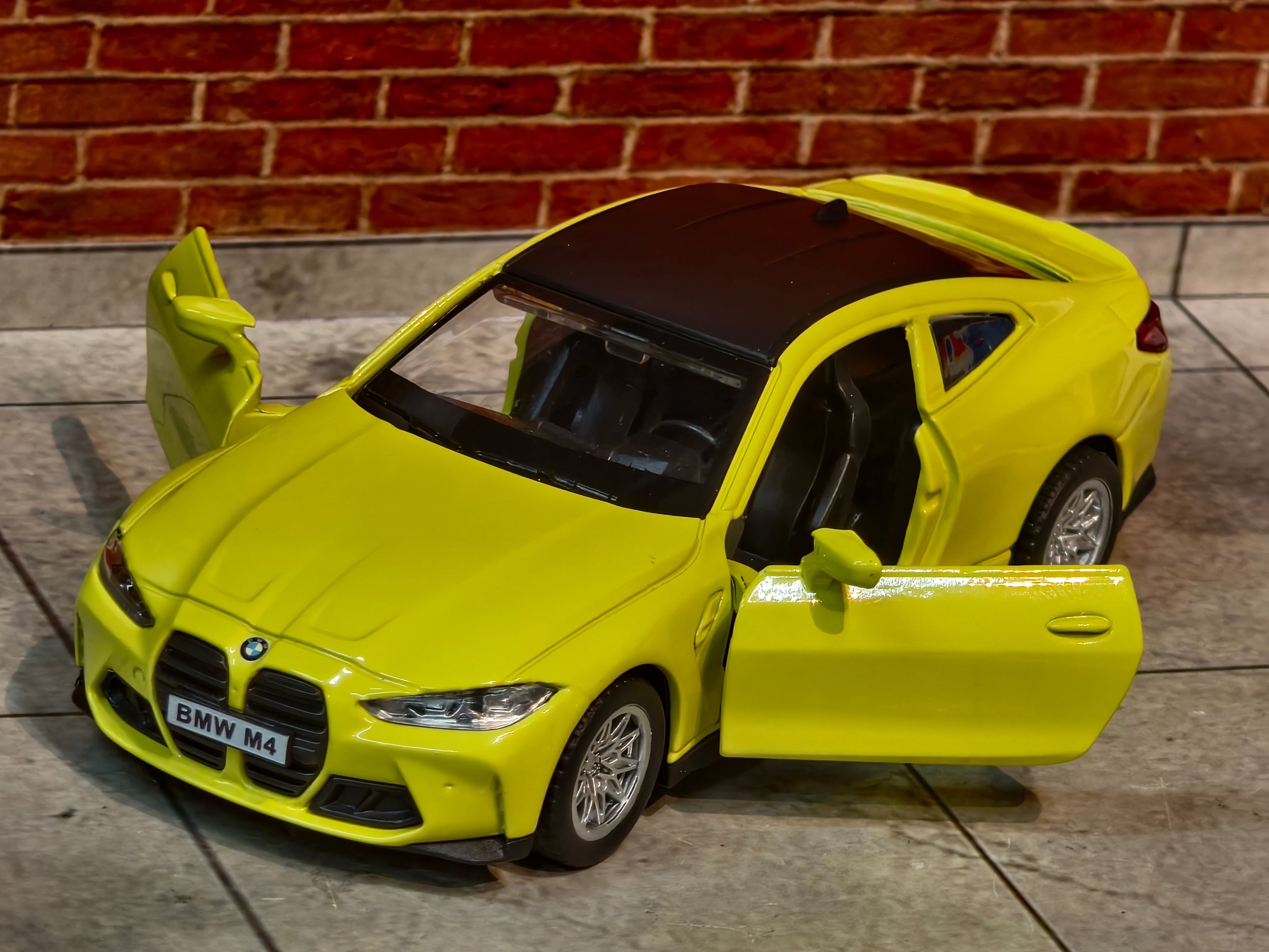 MSZ Official Licensed BMW M4 1:42 Scale Premium Detailing