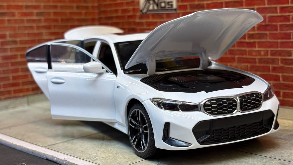 QY Official Licensed BMW 3 Series  LCI 1:24 Scale Premium Detailing