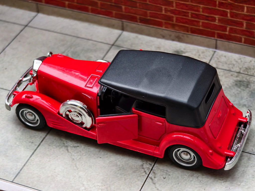1930s-era Cadillac V16 1:32 Scale Vintage Car