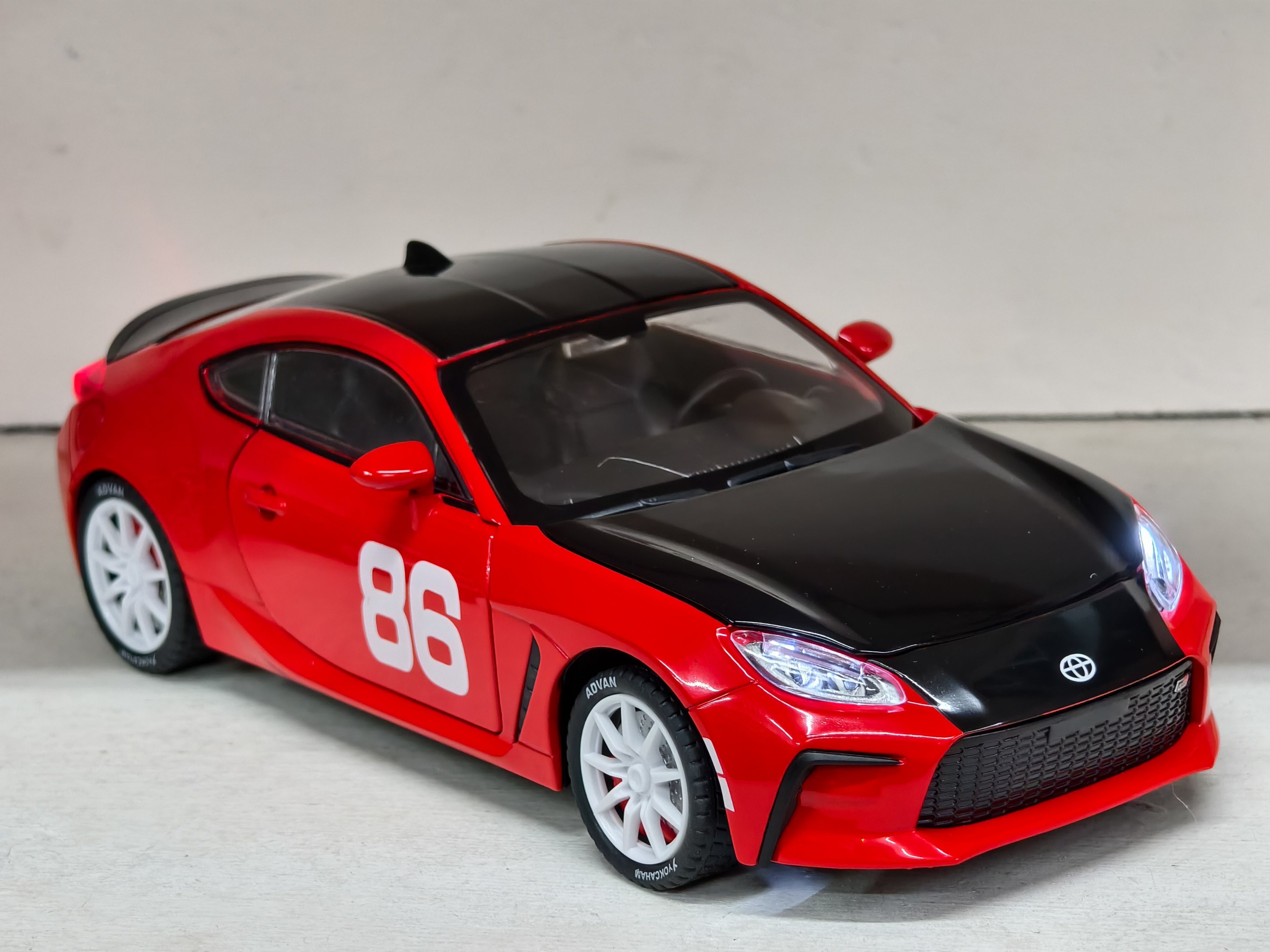 Toyota GT86 1:24 Scale Premium Detailing