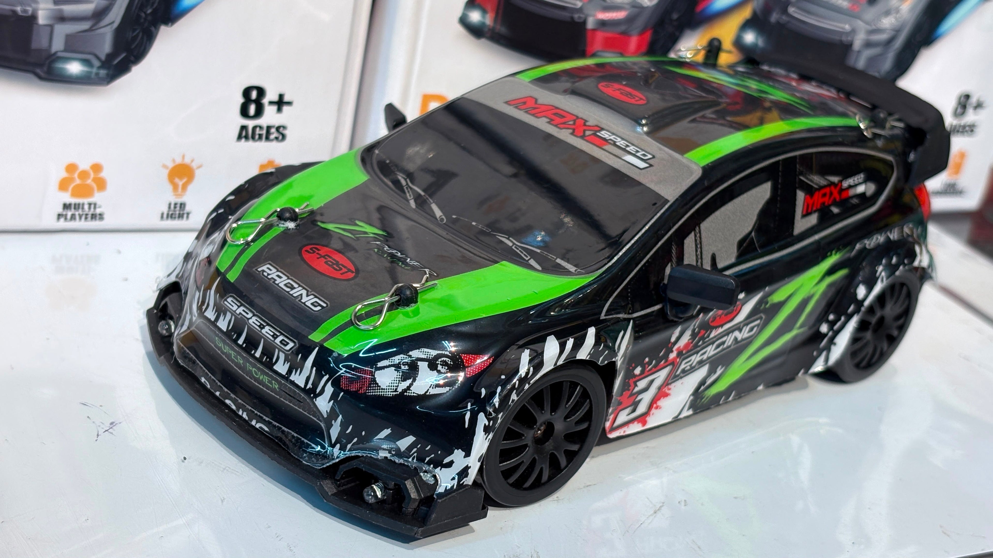 4WD Drift RC 20 Kmph 1:24 Scale with Proportional Acceleration and Speed Adjustments