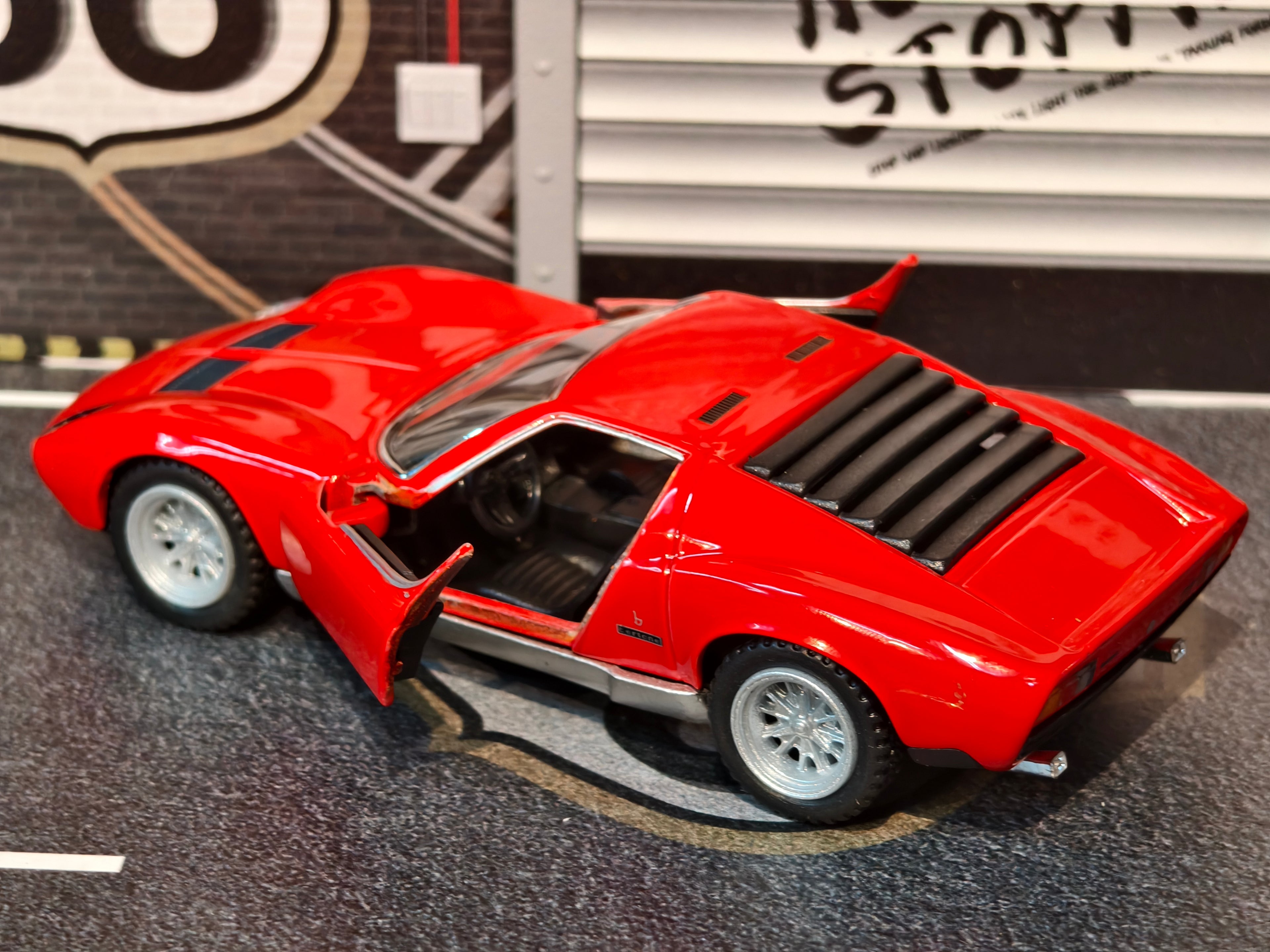 KINSMART OFFICIAL LICENSED 1971 Lamborghini Miura P400 SV KT5390 1:34 Scale