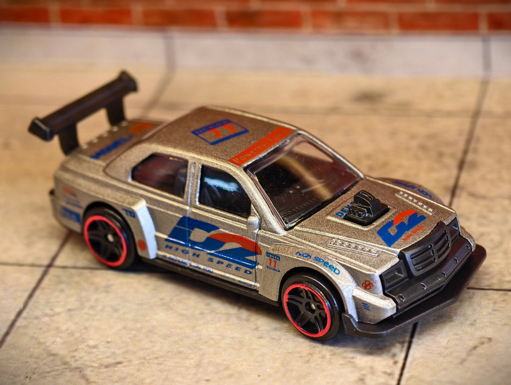 Mercedes Benz C Class W202 1:64 Scale