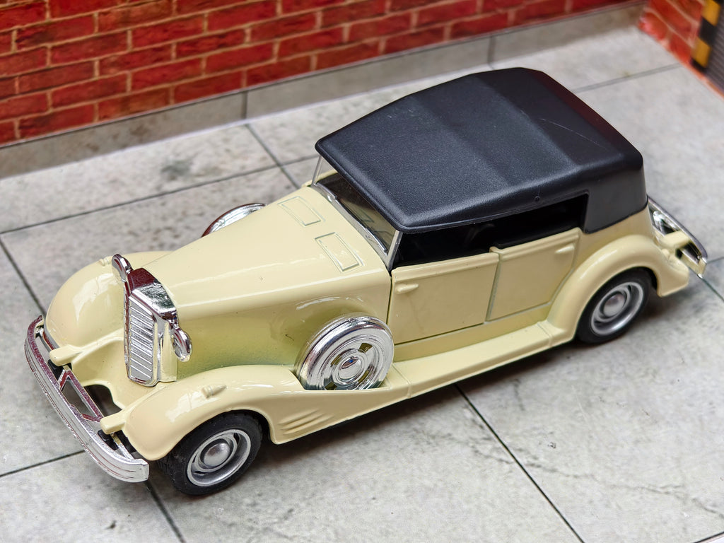 1930s-era Cadillac V16 1:32 Scale Vintage Car