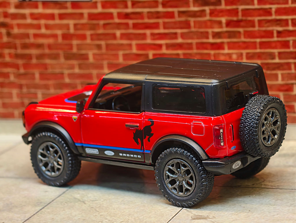 Kinsmart Official Licensed  2022 Ford Bronco 1:38 Scale