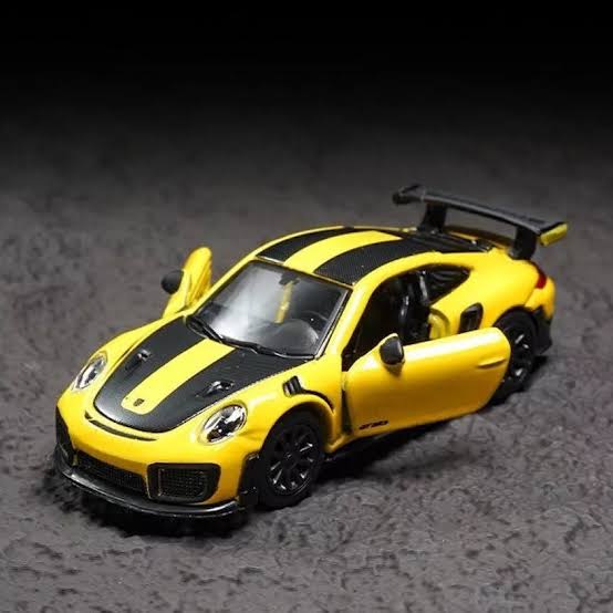 Official Licensed Burago PORSCHE 911 GT2 RS 1:64 Doors Openable Premium Detailing