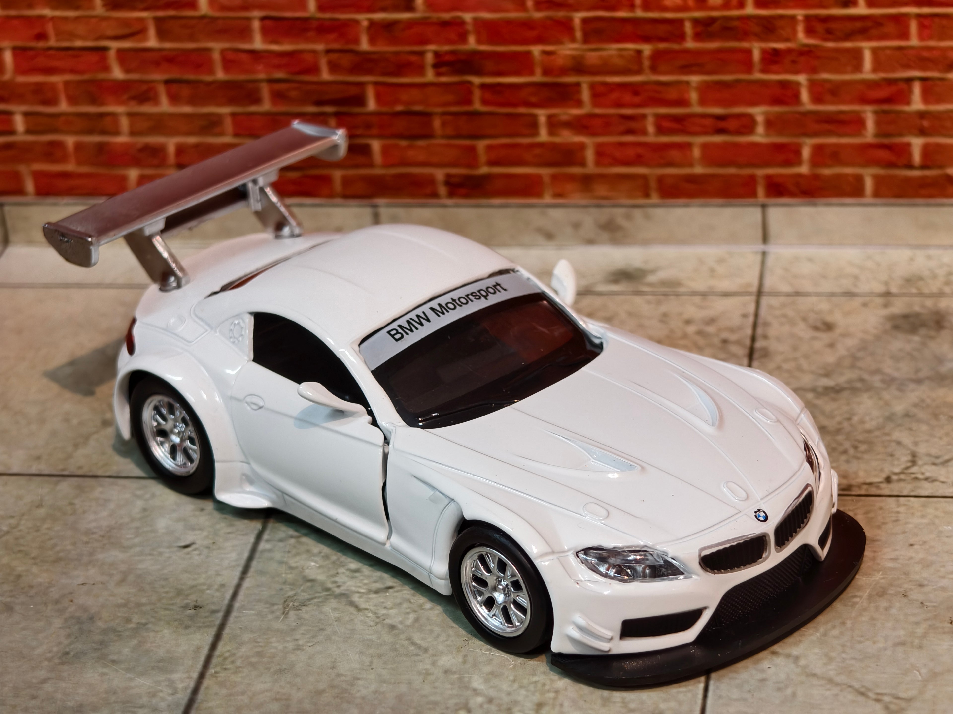 MSZ Official Licensed BMW Z4 GT3 1:39 Scale