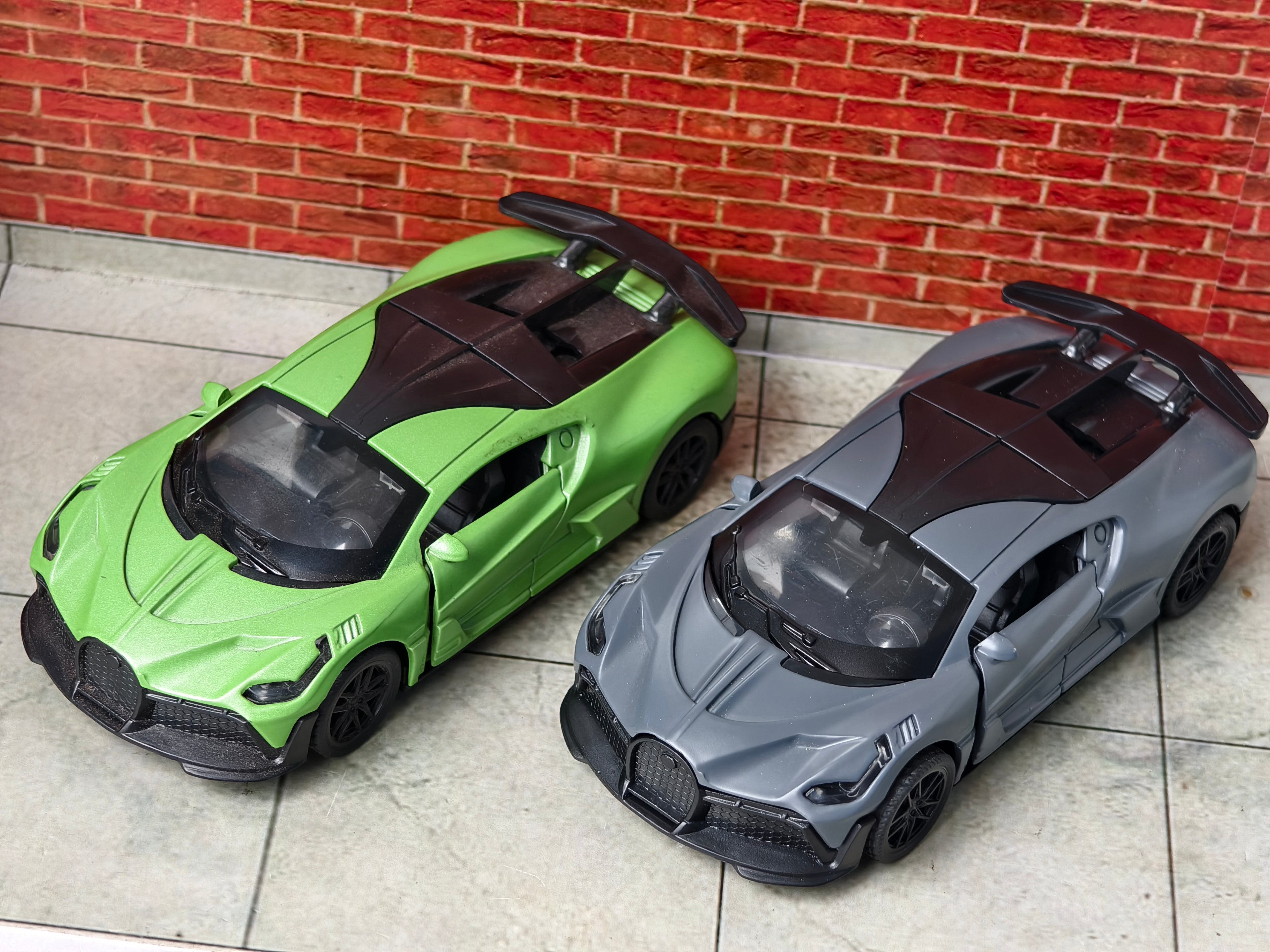 Bugatti Divo 1:36 Scale