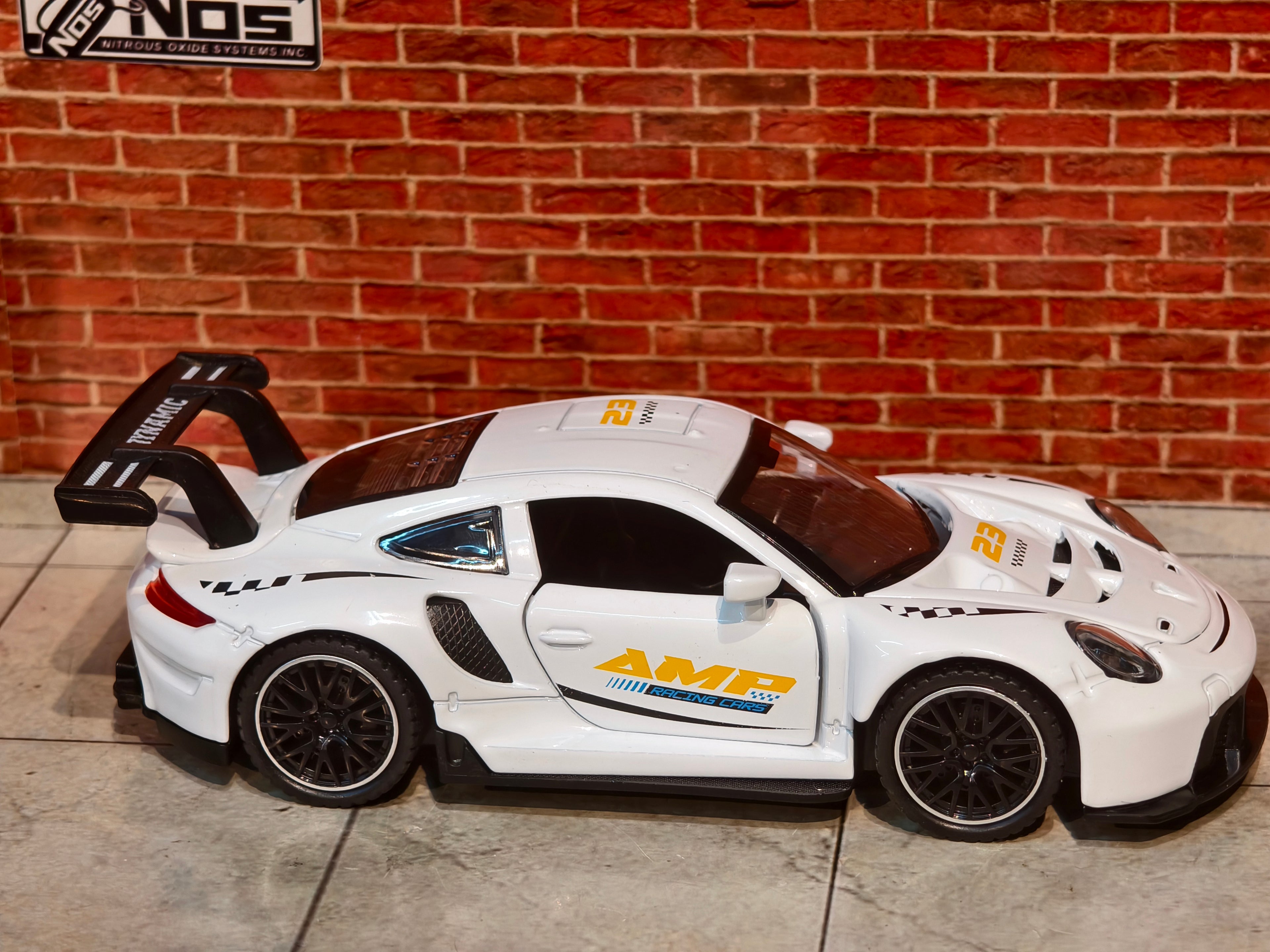 Porsche 911 GT3 RS 1:32 Scale Premium Detailing
