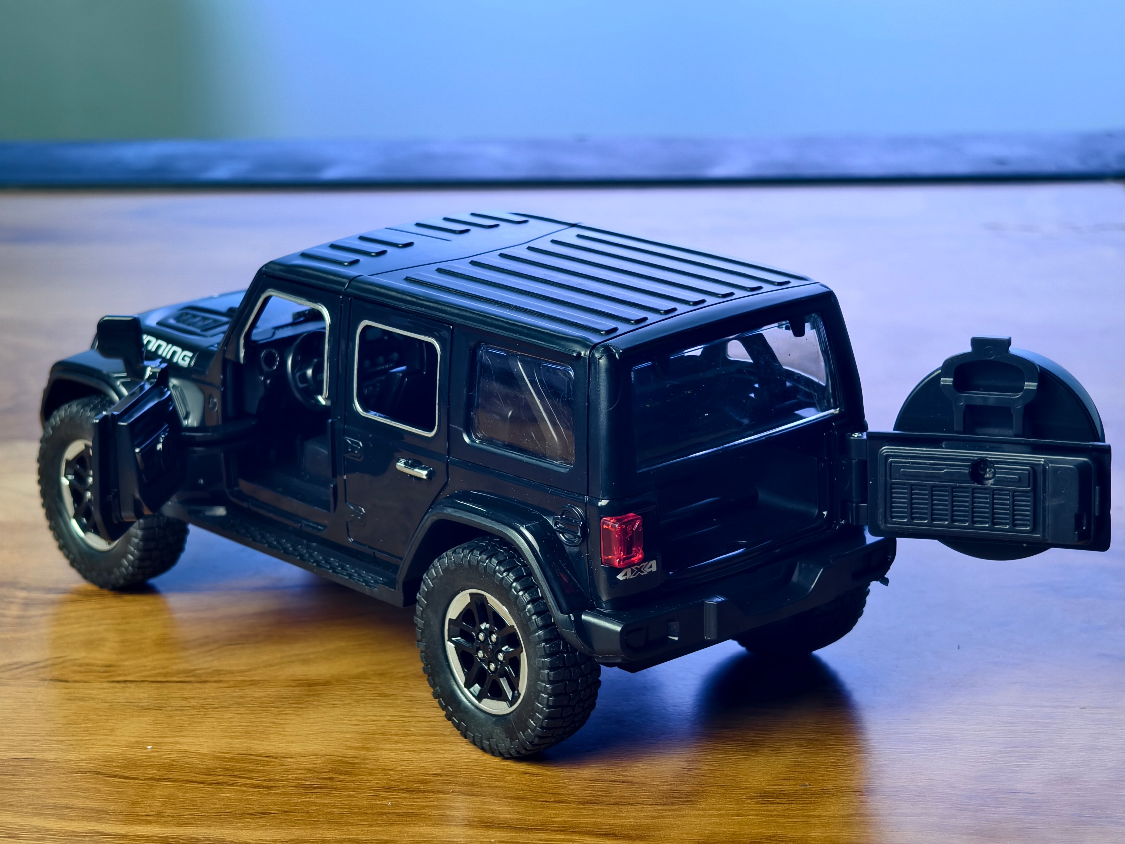 Jeep Wrangler Rubicon 1:24 Scale ABS Material Premium Detailing