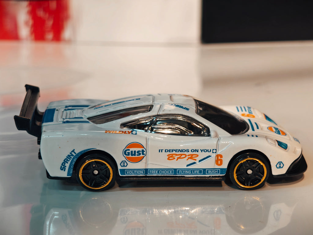 McLaren F1 GTR 1:64 Scale in Acrylic Box