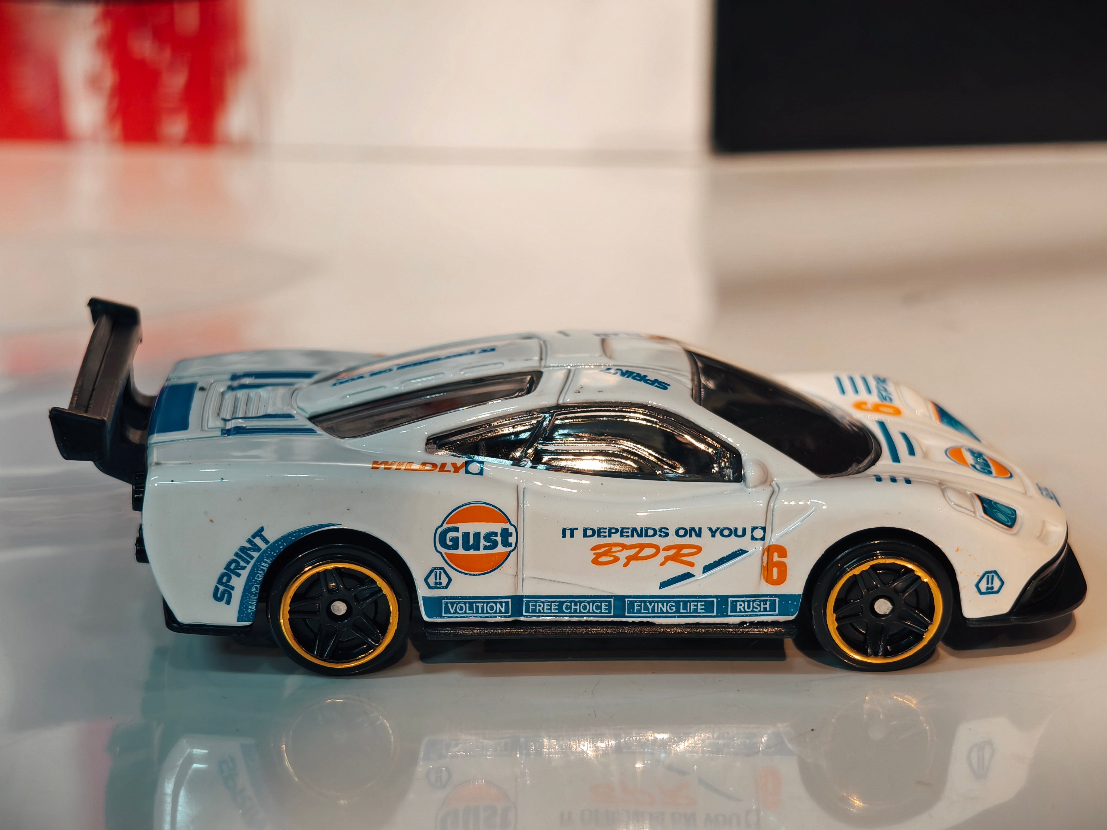 McLaren F1 GTR 1:64 Scale in Acrylic Box
