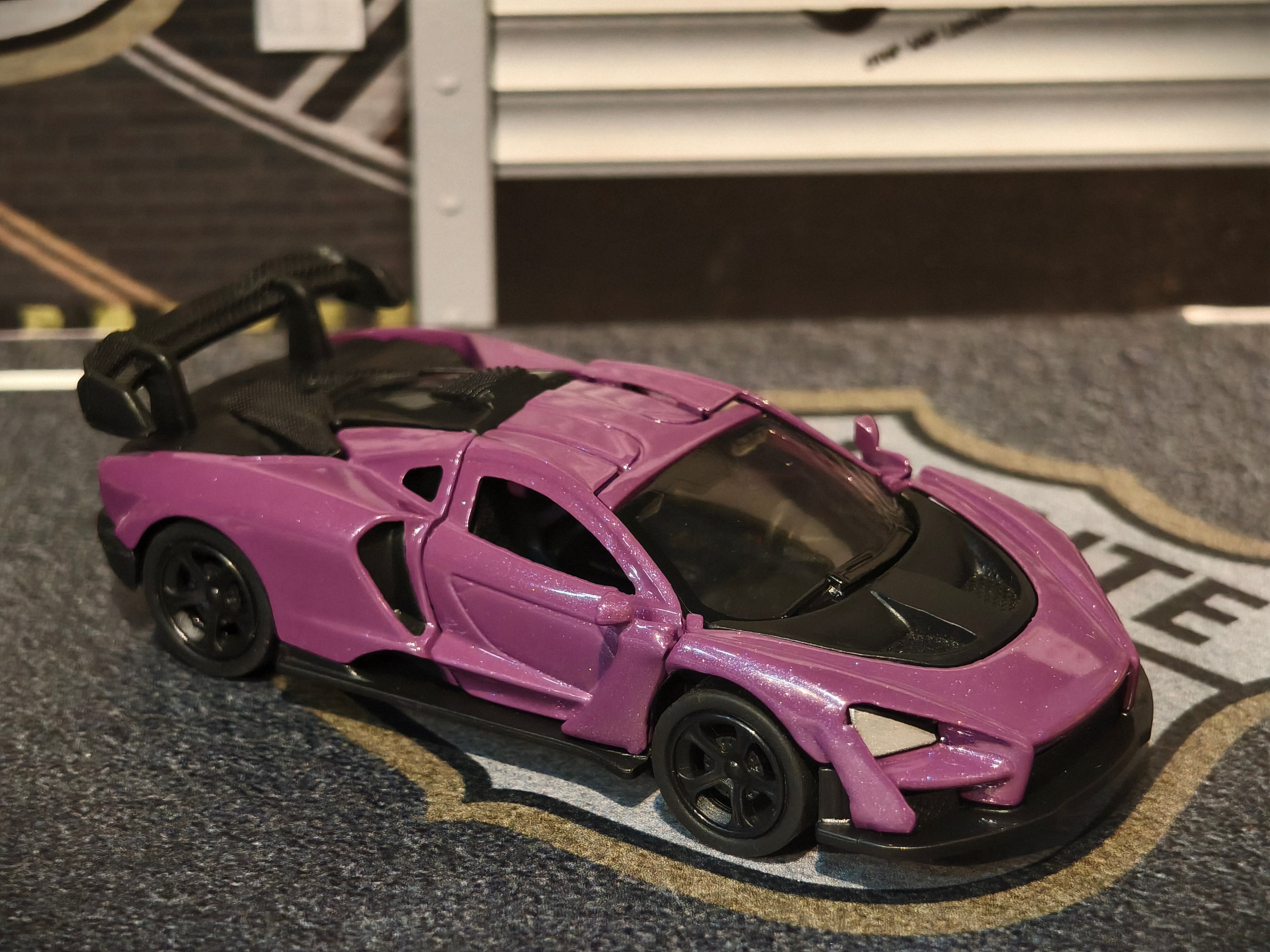 McLaren Senna 1:64 Scale Premium Detailing