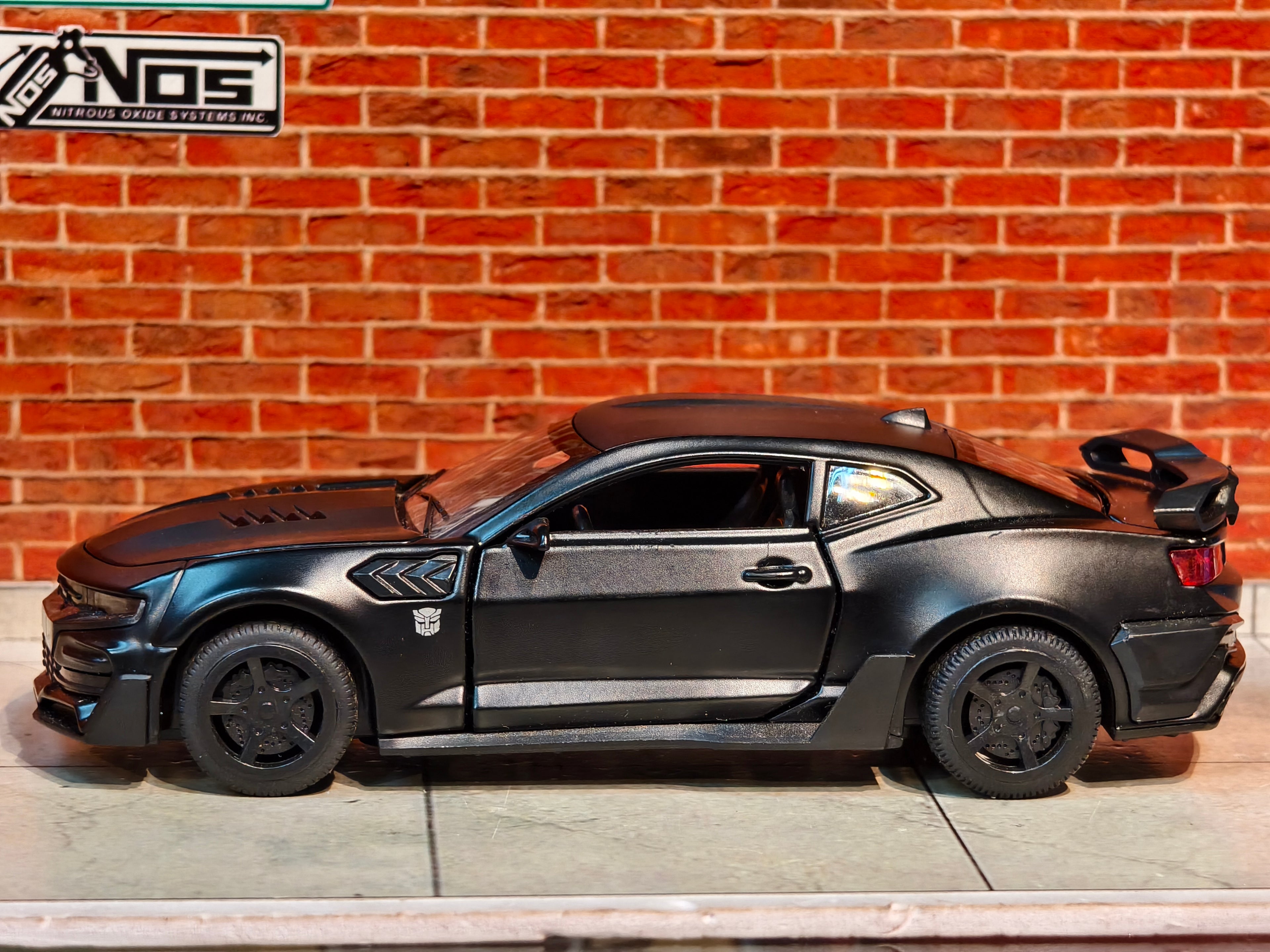 Chevrolet Camaro 1:32 Scale Premium Detailing with Light and Sound