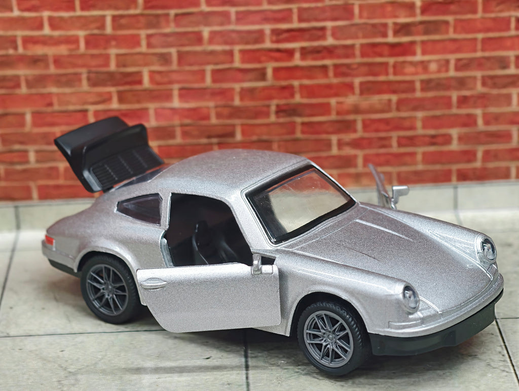 Classic Porsche 911 Turbo 1:36 Scale