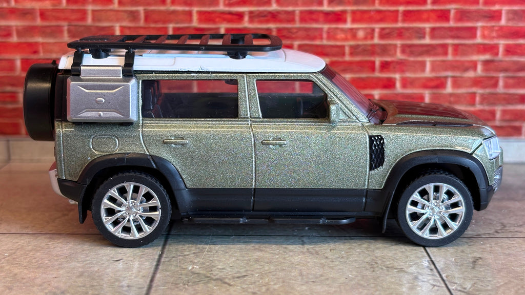 QY Official Licensed Land Rover Defender 110  1:43 Scale Premium Detailing