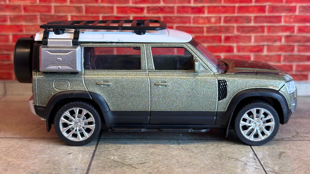 QY Official Licensed Land Rover Defender 110  1:43 Scale Premium Detailing