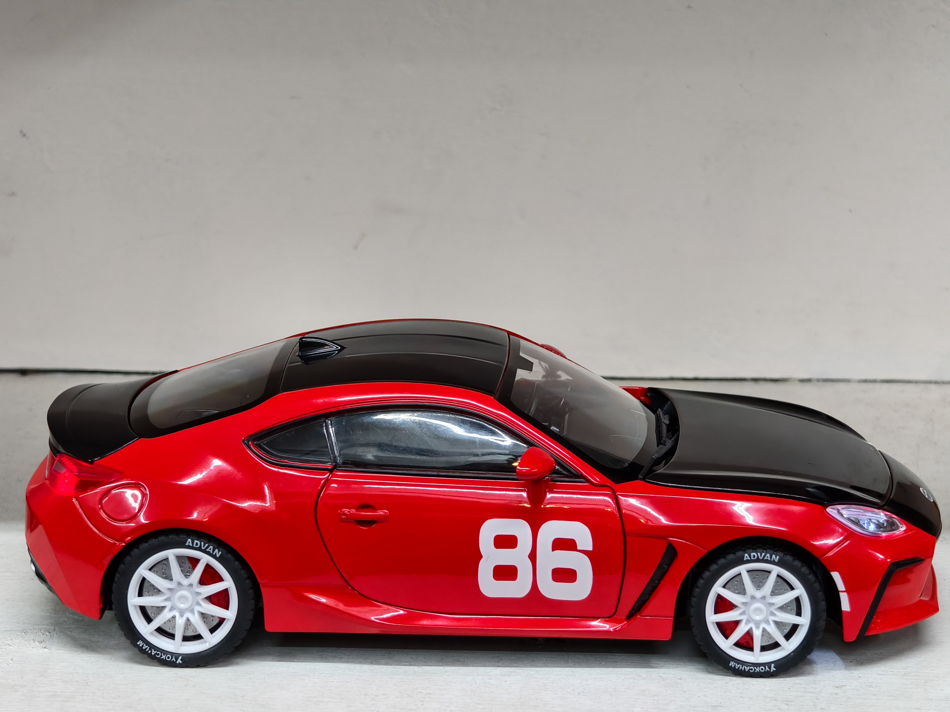 Toyota GT86 1:24 Scale Premium Detailing