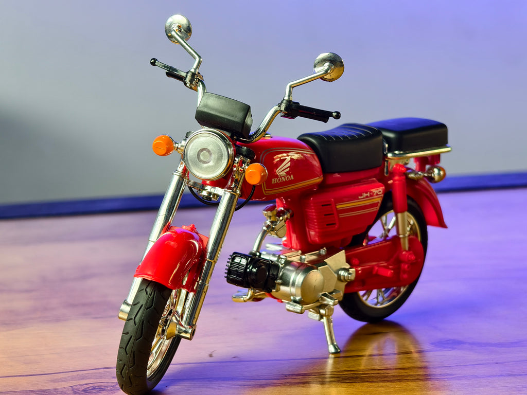 Honda JH 70 Legendary 4 Stroke 1:12 Scale