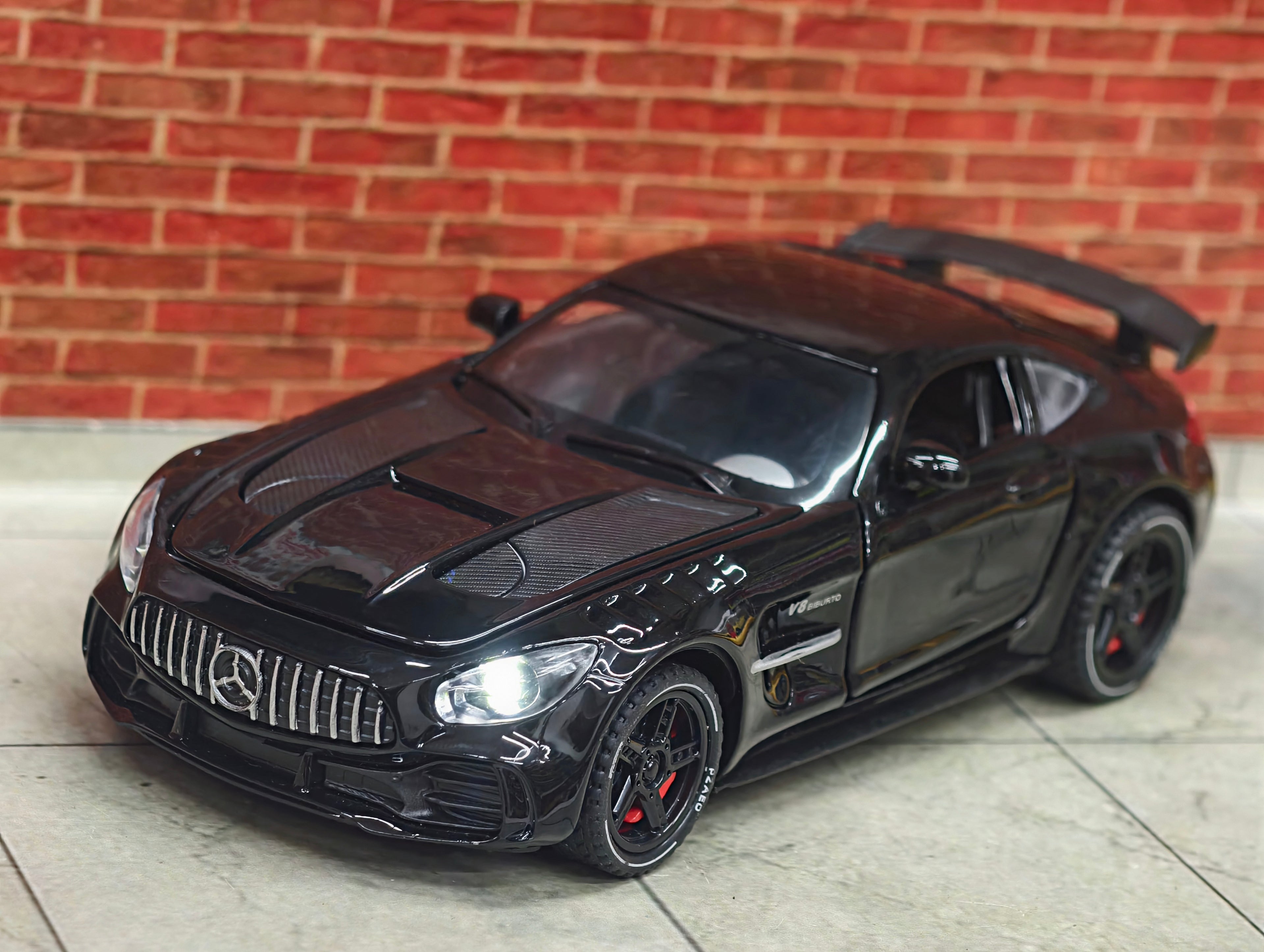 Mercedes Benz AMG 1:32 Scale Premium Detailing