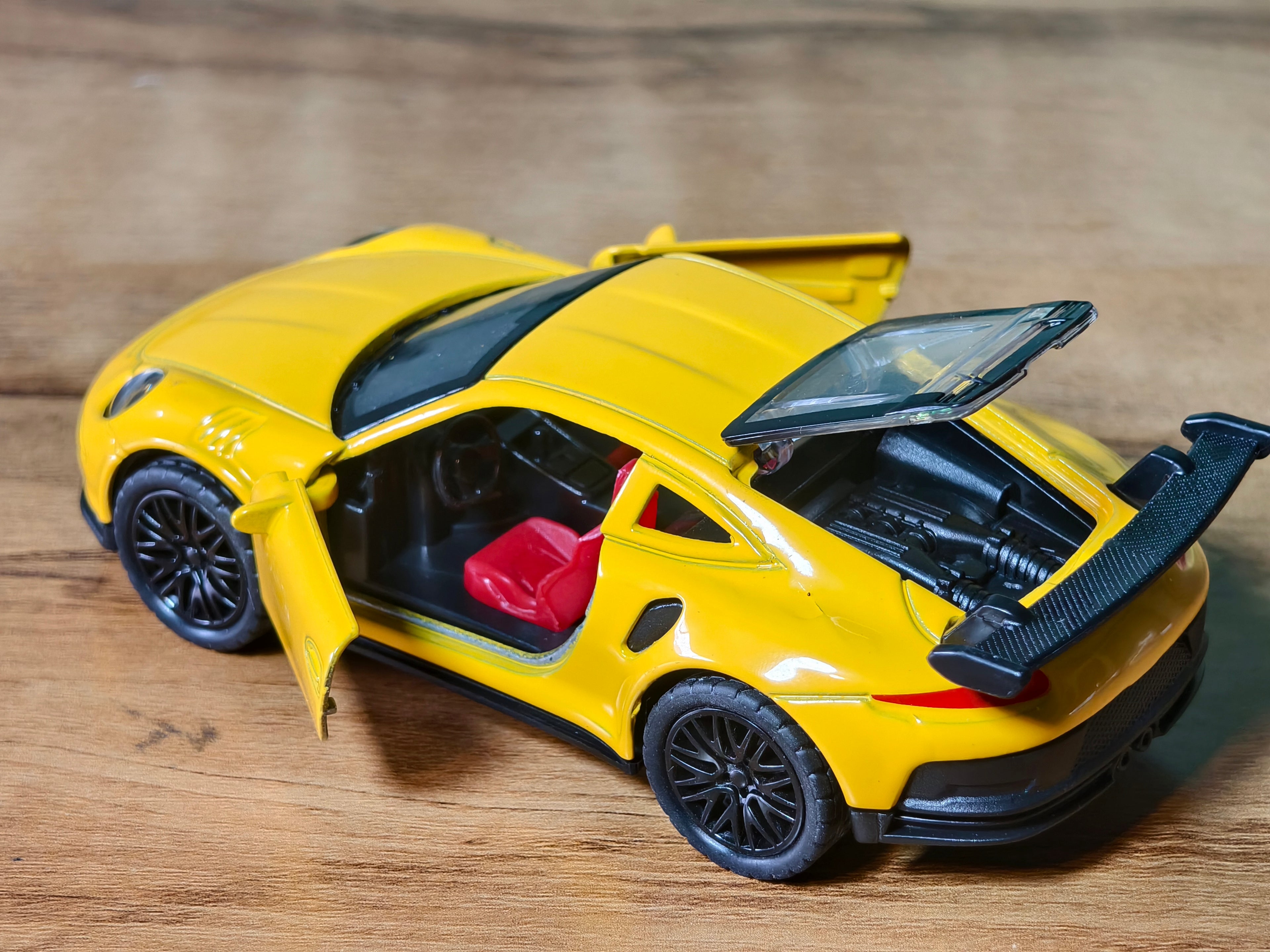 Porsche 911 GT3 1:36 Scale