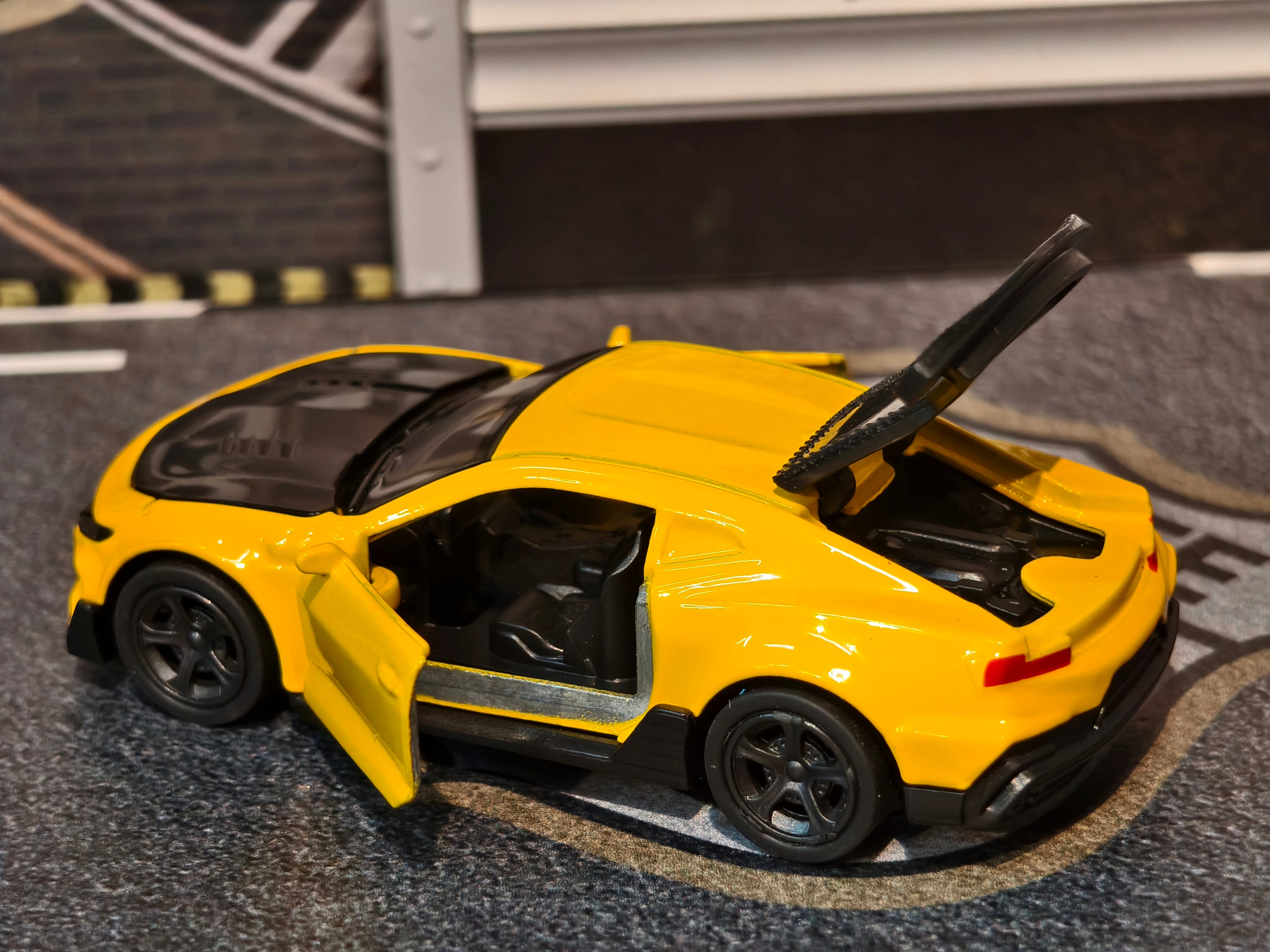 Chevrolet Camaro ZL1 1:64 Scale Premium Detailing  Bumblebee Edition