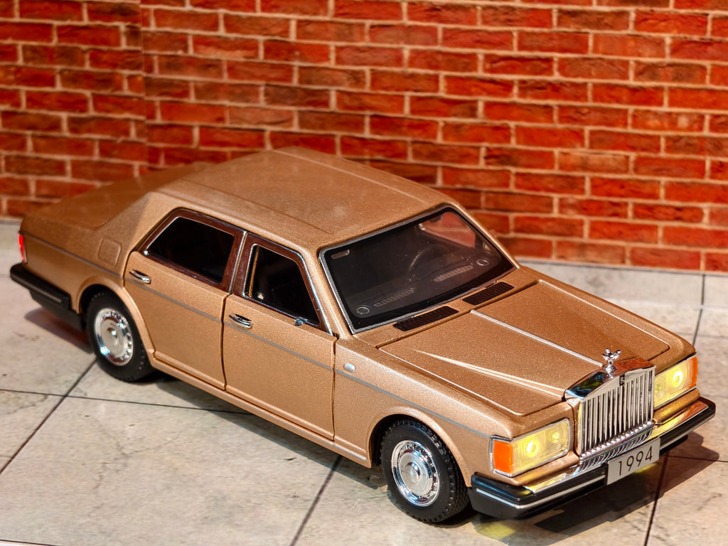 Classic Rolls Royce Silver Spur 1:32 Scale Premium Detailing