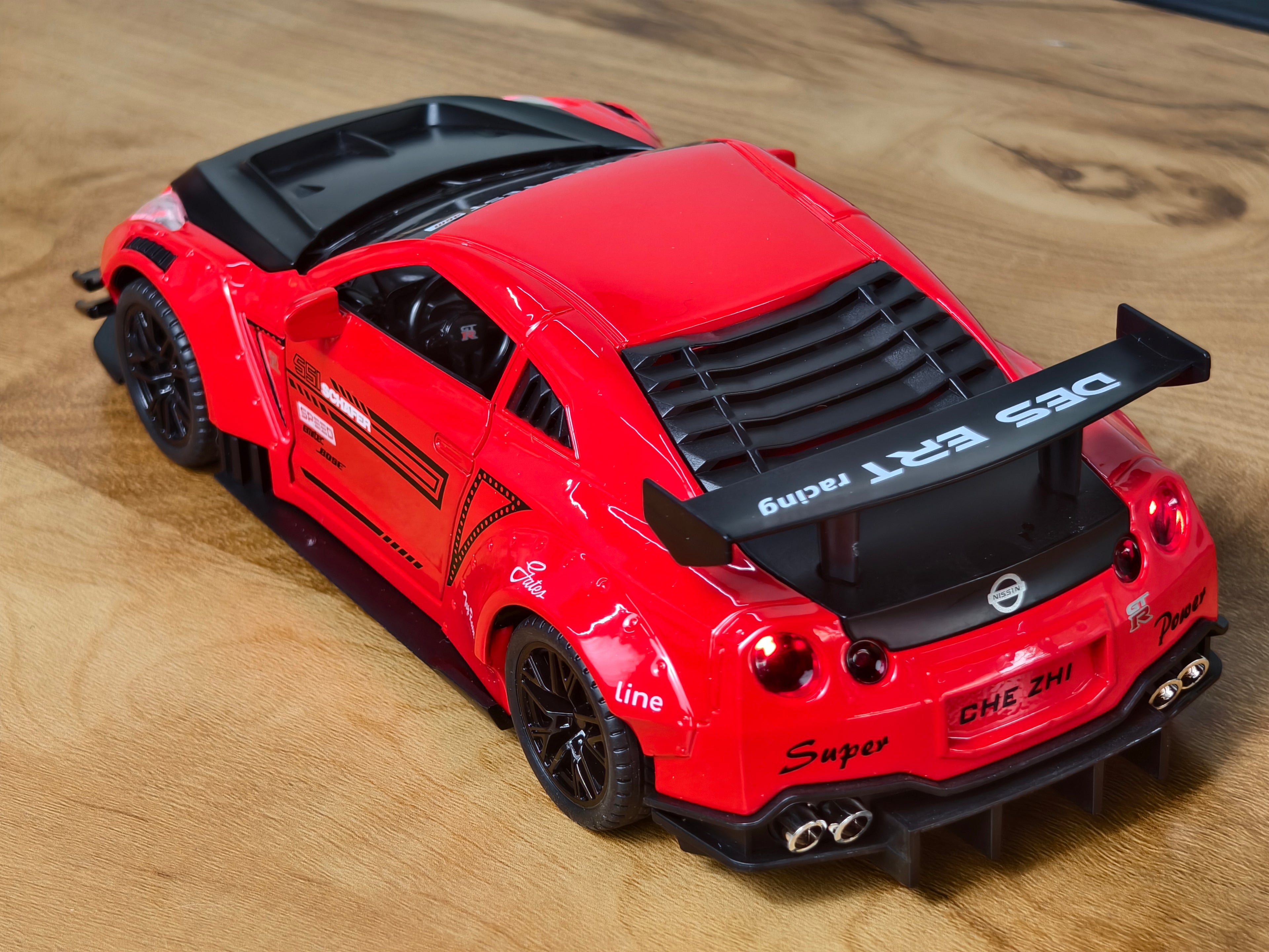 Nissan GTR R35 1:24 Scale Premium Detailing