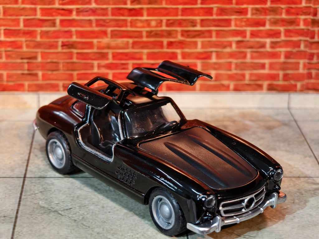 Mercedes Gullwing SL 300 1:36 Scale Premium Detailing