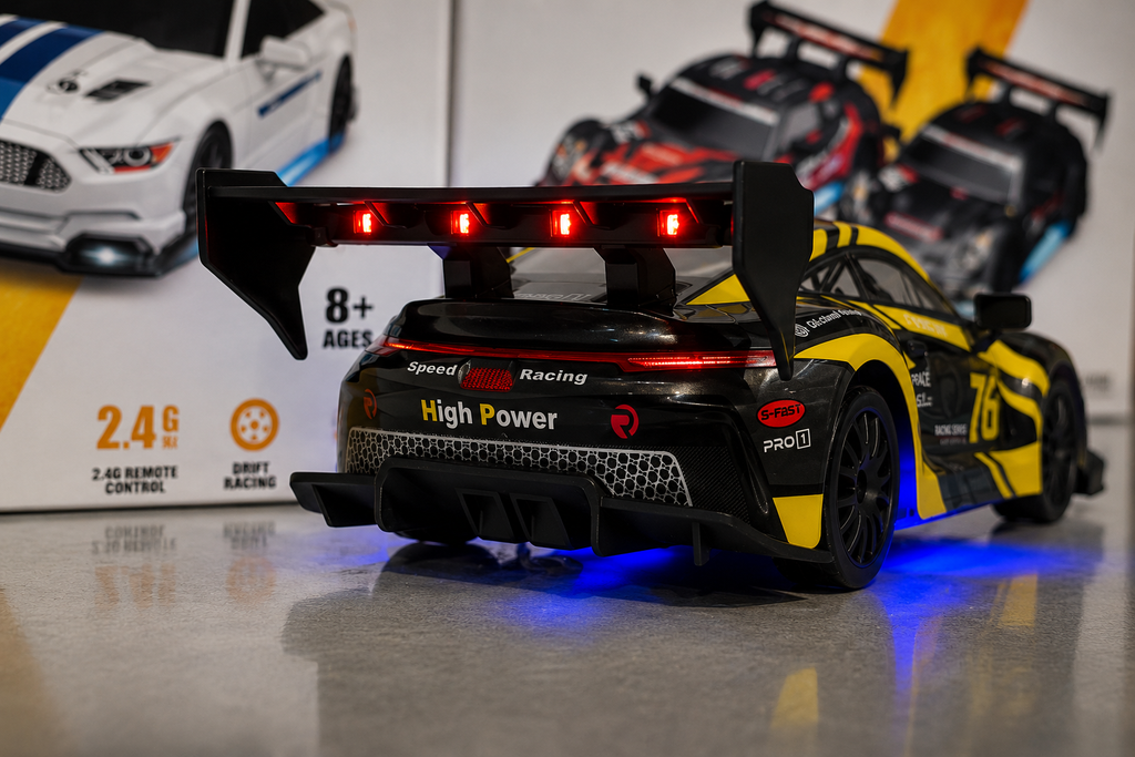 4WD Drift RC 20 Kmph 1:24 Scale with Proportional Acceleration and Speed Adjustments