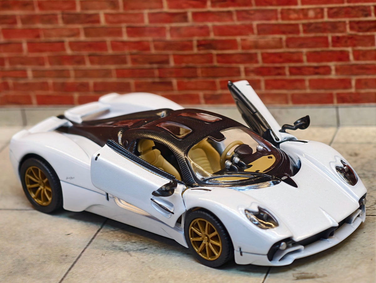 Kinsmart Official Licensed Pagani Utopia 1:36 Scale