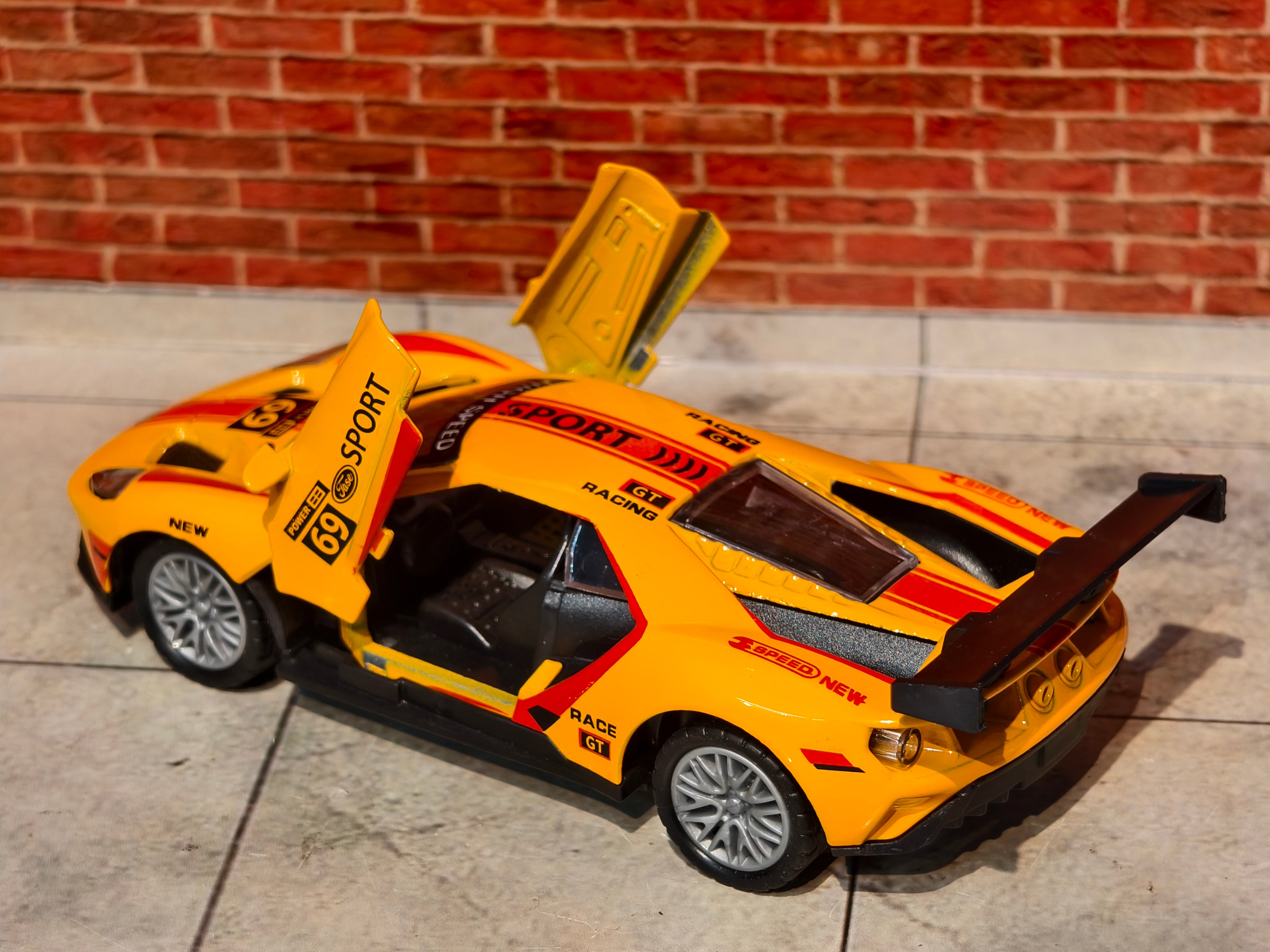 Ford GT 2017 1:36 Scale Racing Edition